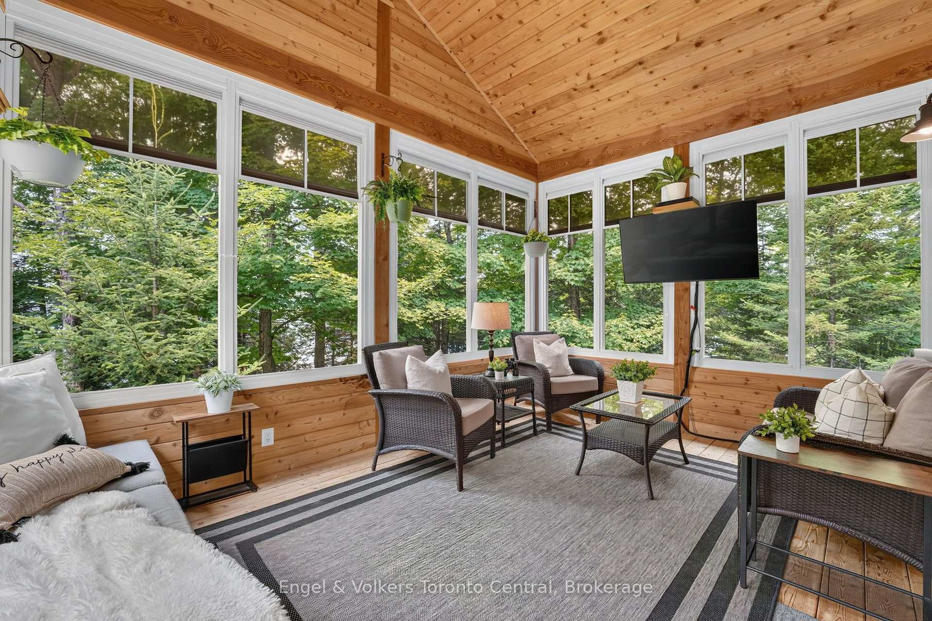Photo 19 of 1076 Healey Lake Road, Bracebridge, Macaulay — HOMEH