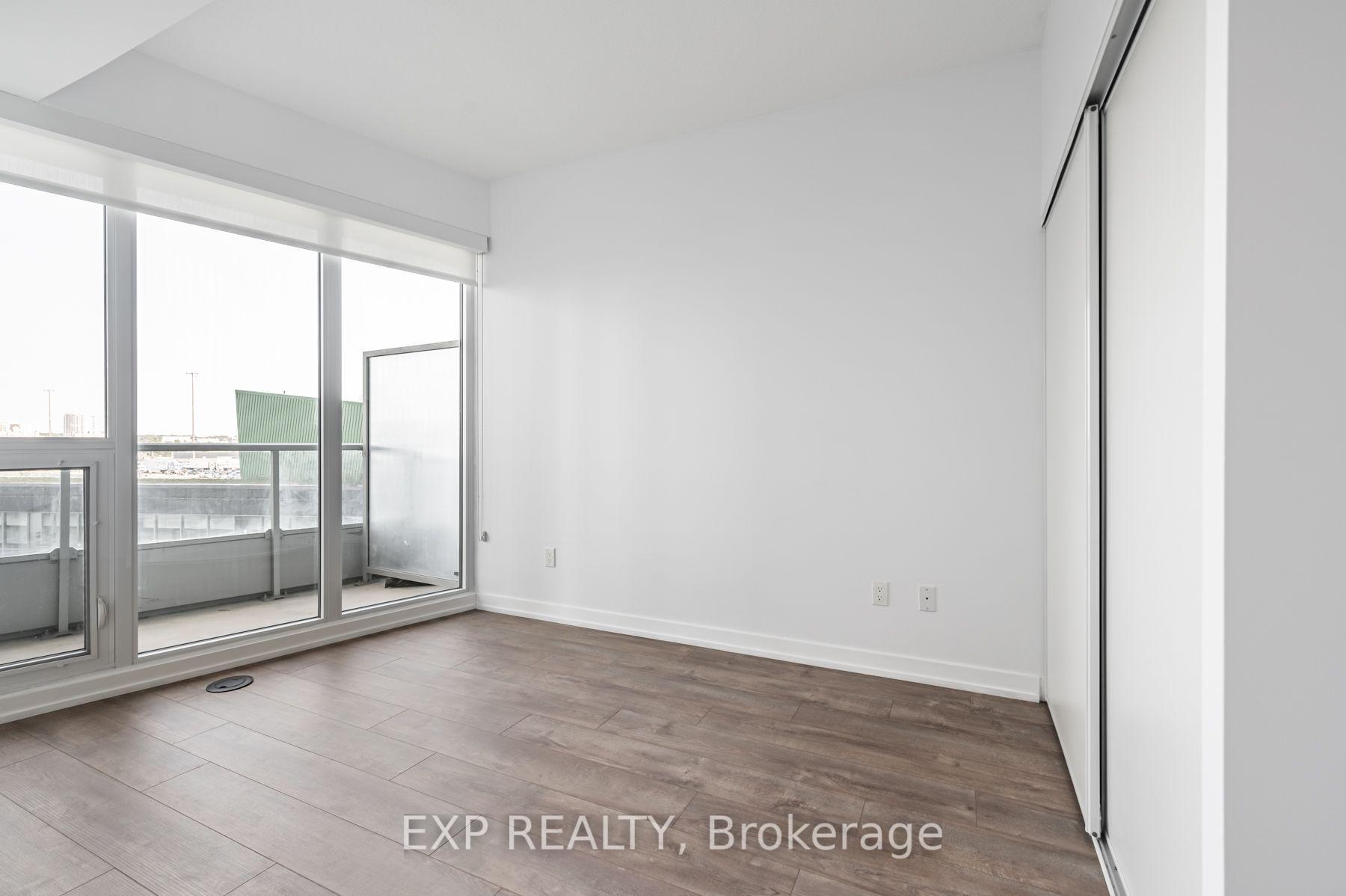 Photo 4 of Unit 206, 115 Mcmahon Drive, North York, Bayview Village — HOMEH