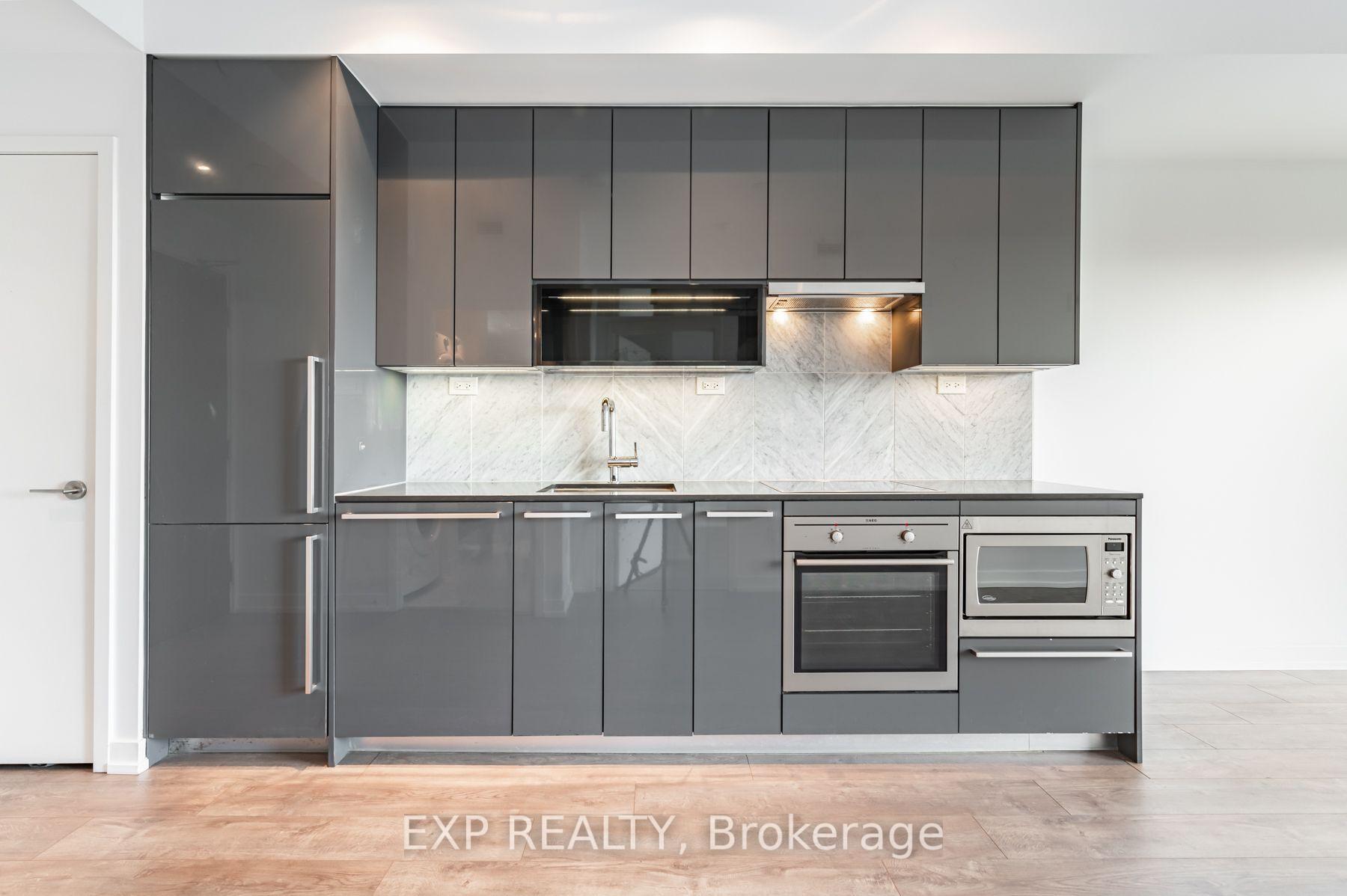 Photo 6 of Unit 206, 115 Mcmahon Drive, North York, Bayview Village — HOMEH