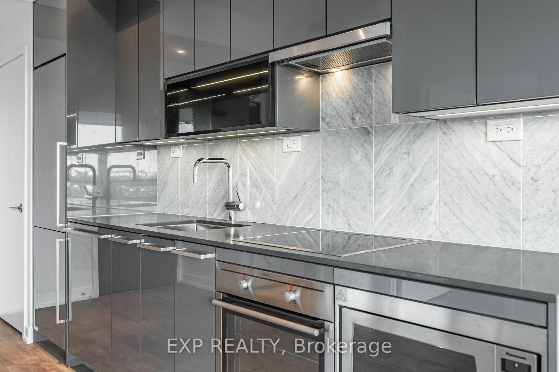 Photo 7 of Unit 206, 115 Mcmahon Drive, North York, Bayview Village — HOMEH