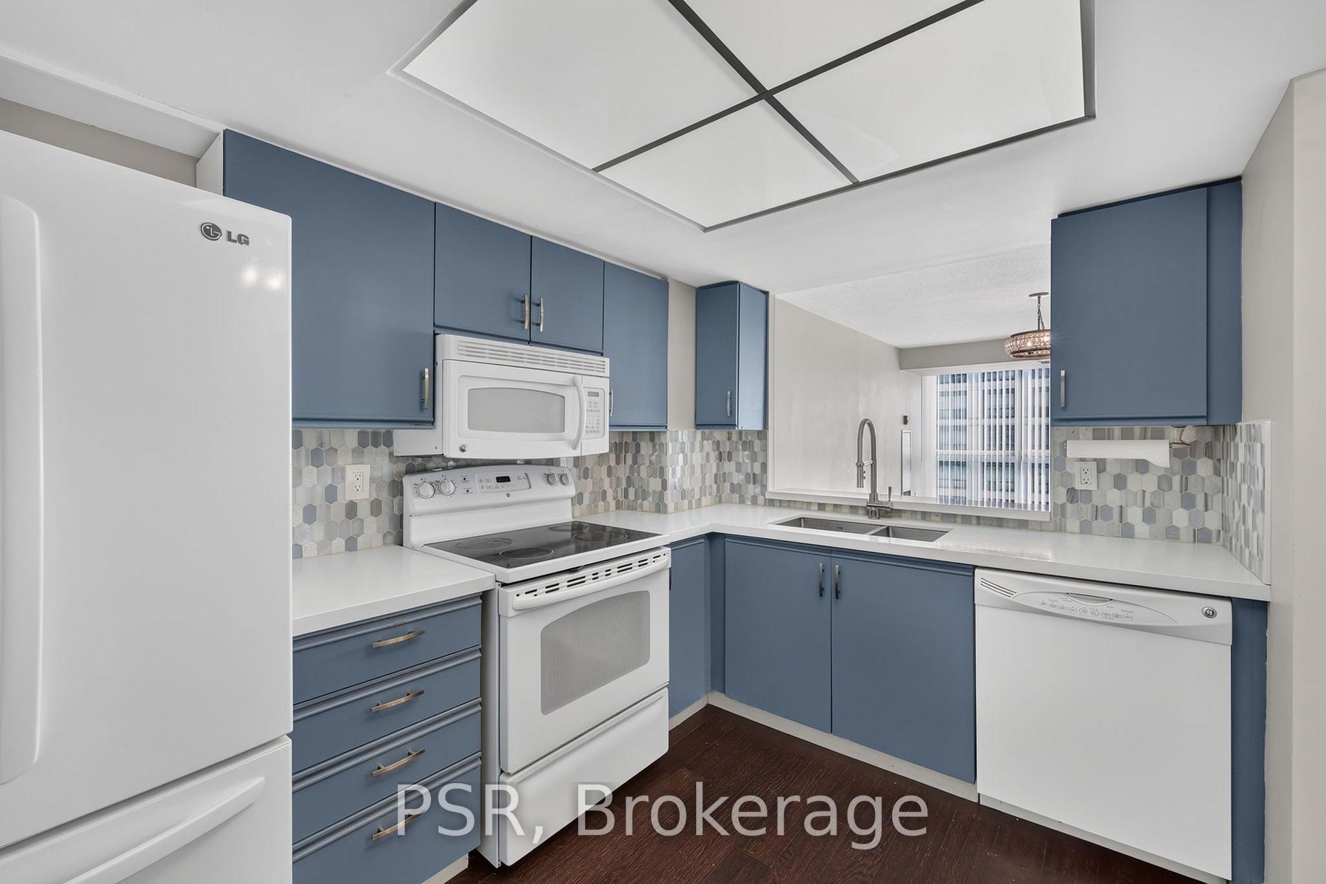 Photo 8 of Unit 806, 270 Davis Drive, Newmarket, Central Newmarket — HOMEH