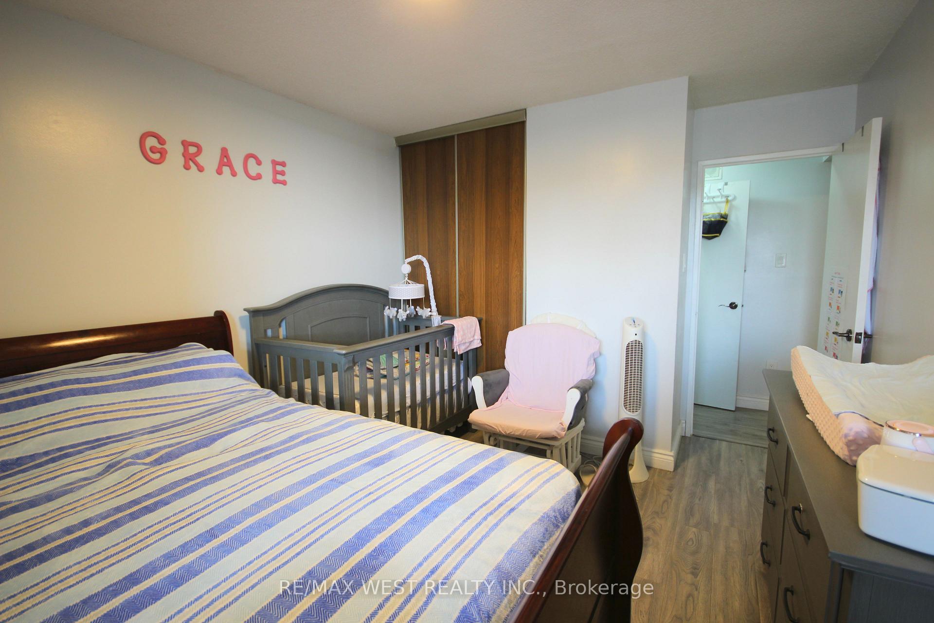 Photo 9 of Unit 801, 3380 Eglinton Avenue E, Scarborough, Scarborough Village — HOMEH