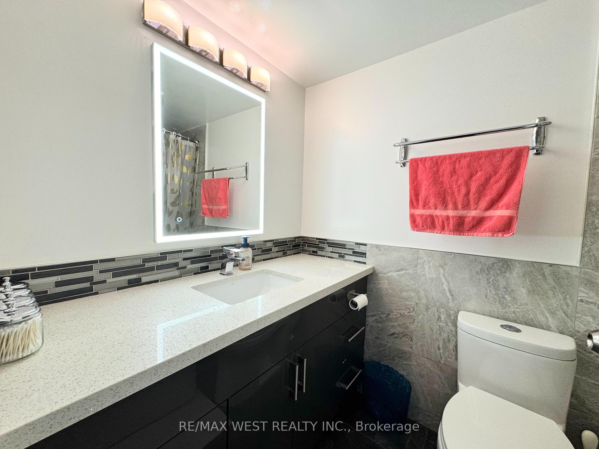 Photo 10 of Unit 801, 3380 Eglinton Avenue E, Scarborough, Scarborough Village — HOMEH