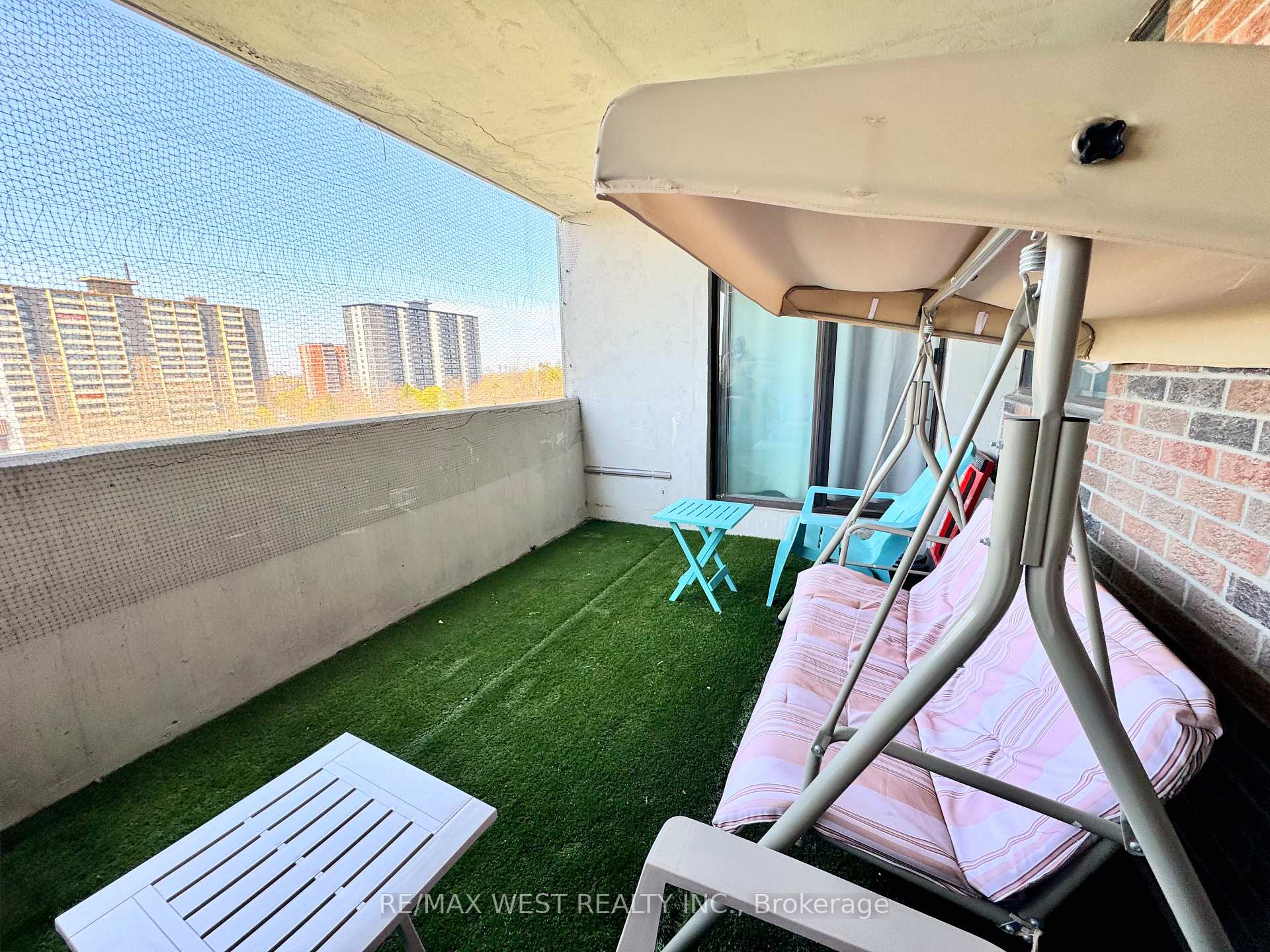 Photo 13 of Unit 801, 3380 Eglinton Avenue E, Scarborough, Scarborough Village — HOMEH