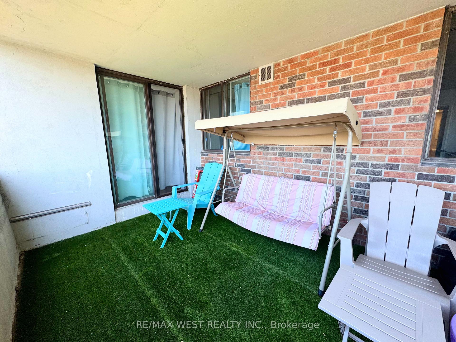 Photo 14 of Unit 801, 3380 Eglinton Avenue E, Scarborough, Scarborough Village — HOMEH