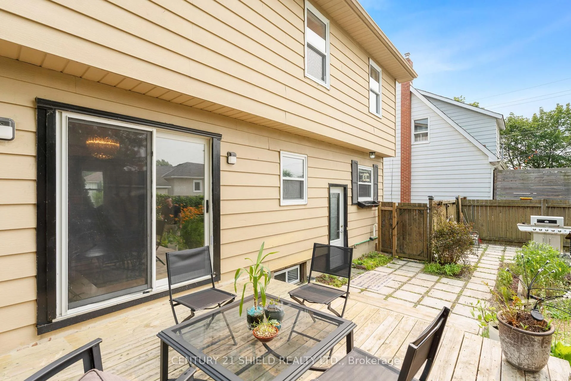 Photo 9 of 1019 Osborne Avenue, Cornwall, Cornwall — HOMEH
