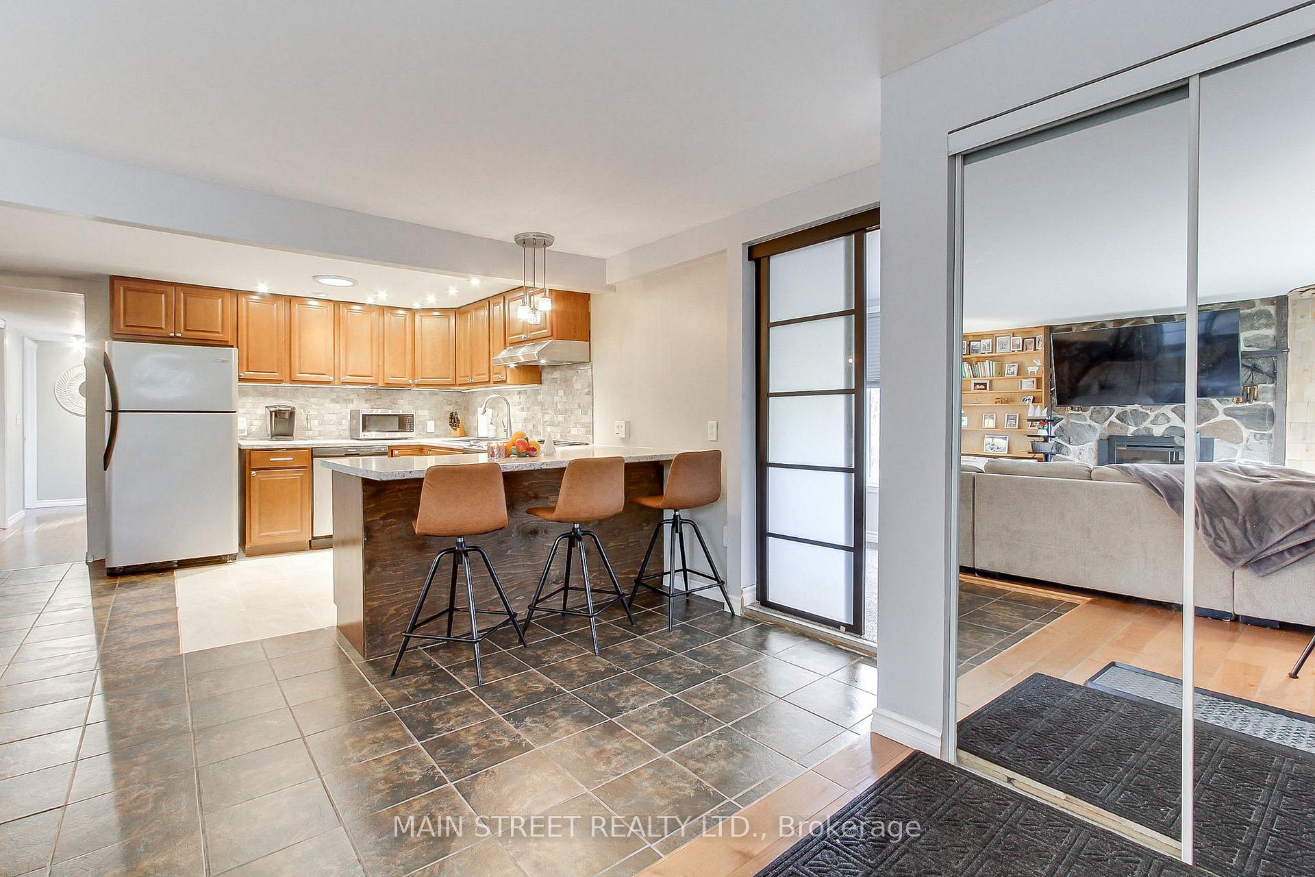 Photo 8 of 1021 Goshen Road, Innisfil, Alcona — HOMEH