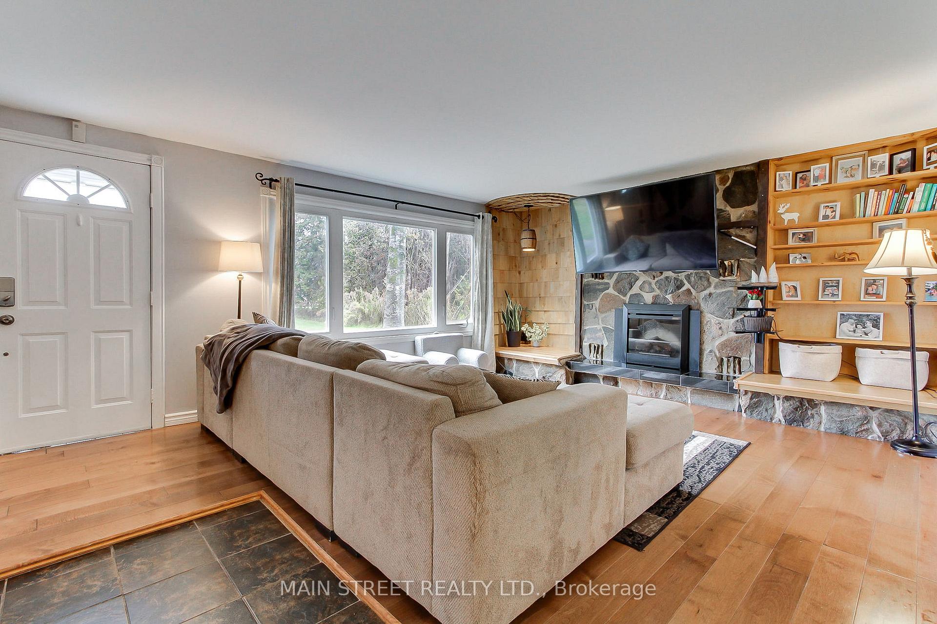 Photo 9 of 1021 Goshen Road, Innisfil, Alcona — HOMEH