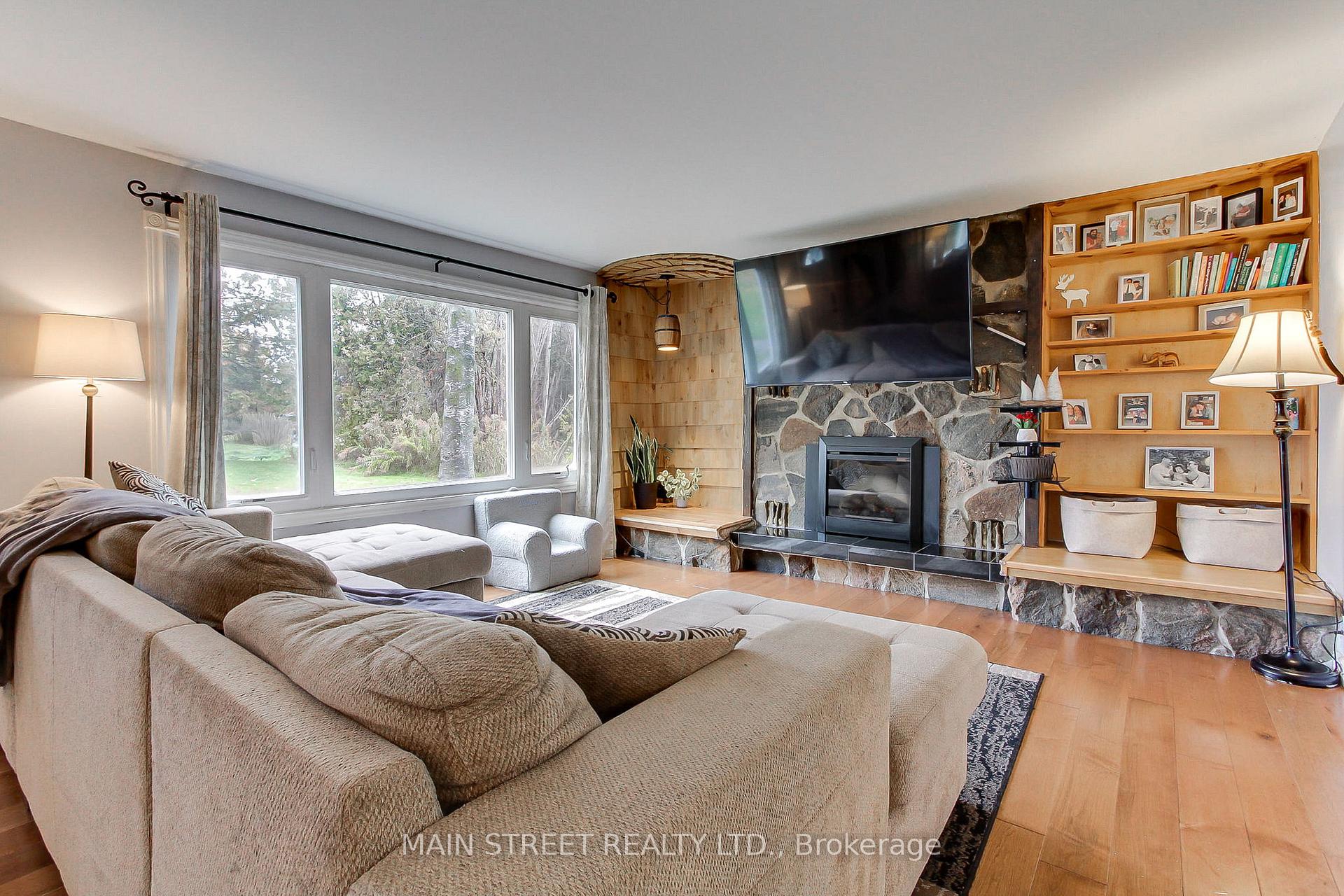 Photo 10 of 1021 Goshen Road, Innisfil, Alcona — HOMEH