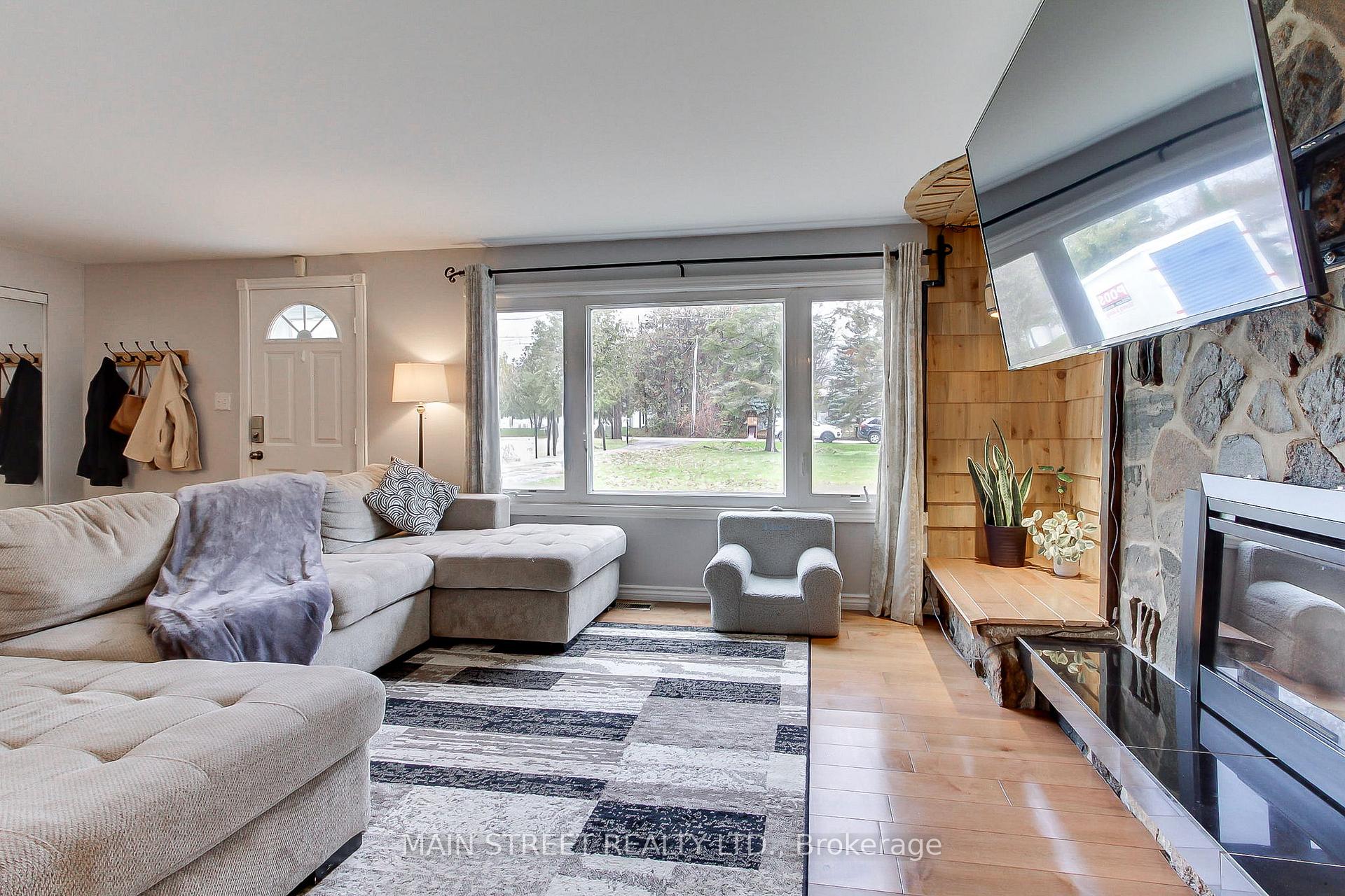 Photo 12 of 1021 Goshen Road, Innisfil, Alcona — HOMEH