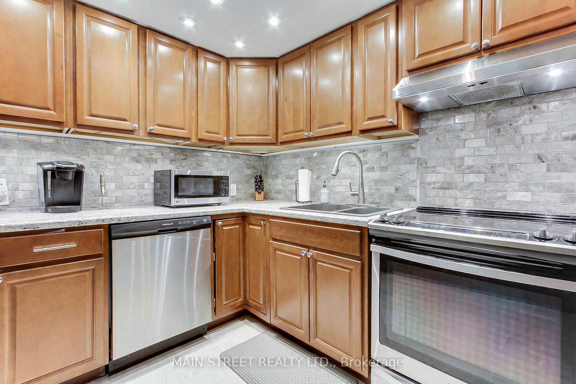 Photo 16 of 1021 Goshen Road, Innisfil, Alcona — HOMEH