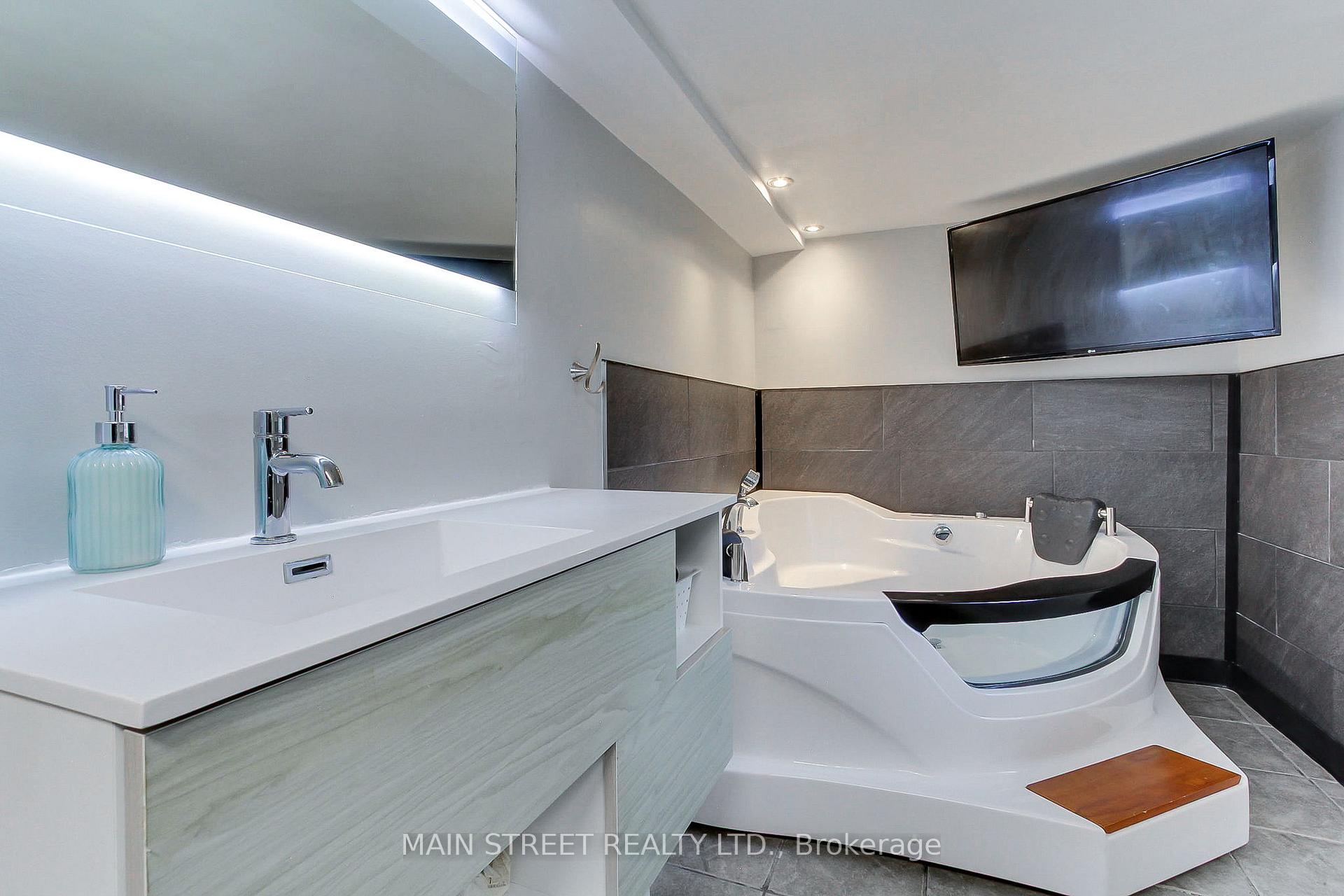 Photo 30 of 1021 Goshen Road, Innisfil, Alcona — HOMEH