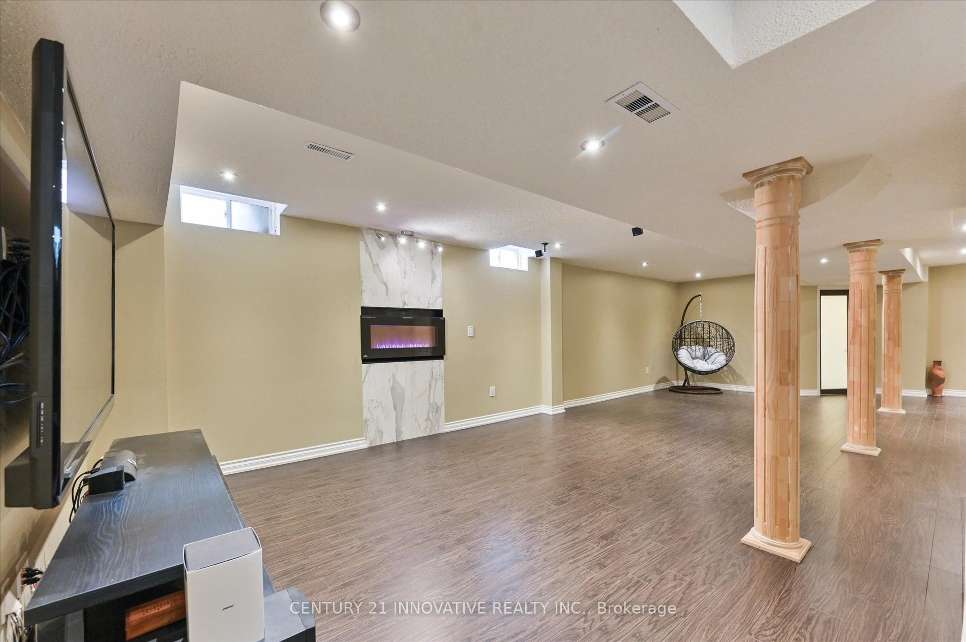 Photo 39 of 92 Riverwalk Drive, Markham, Box Grove — HOMEH