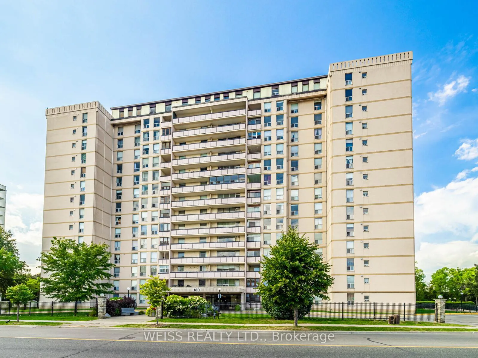 Photo 3 of Unit 301, 130 Neptune Drive, Toronto, Englemount-Lawrence — HOMEH