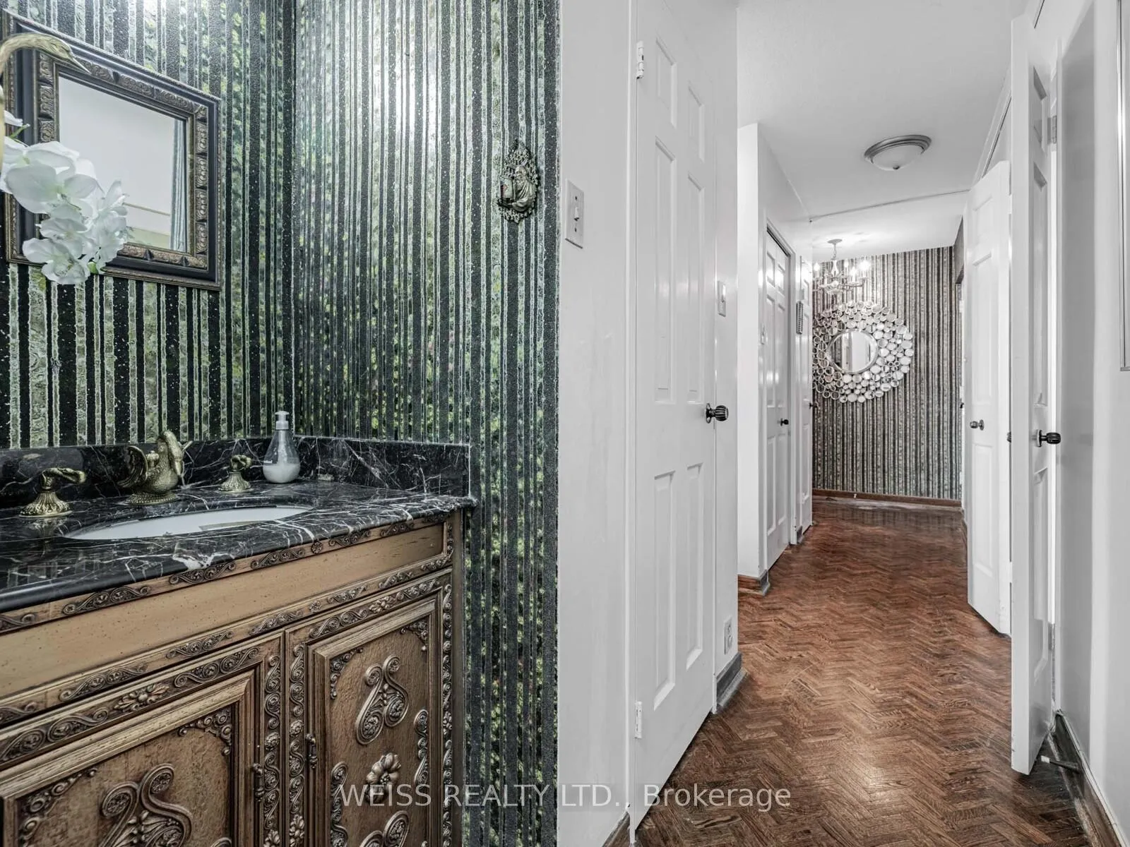 Photo 5 of Unit 301, 130 Neptune Drive, Toronto, Englemount-Lawrence — HOMEH