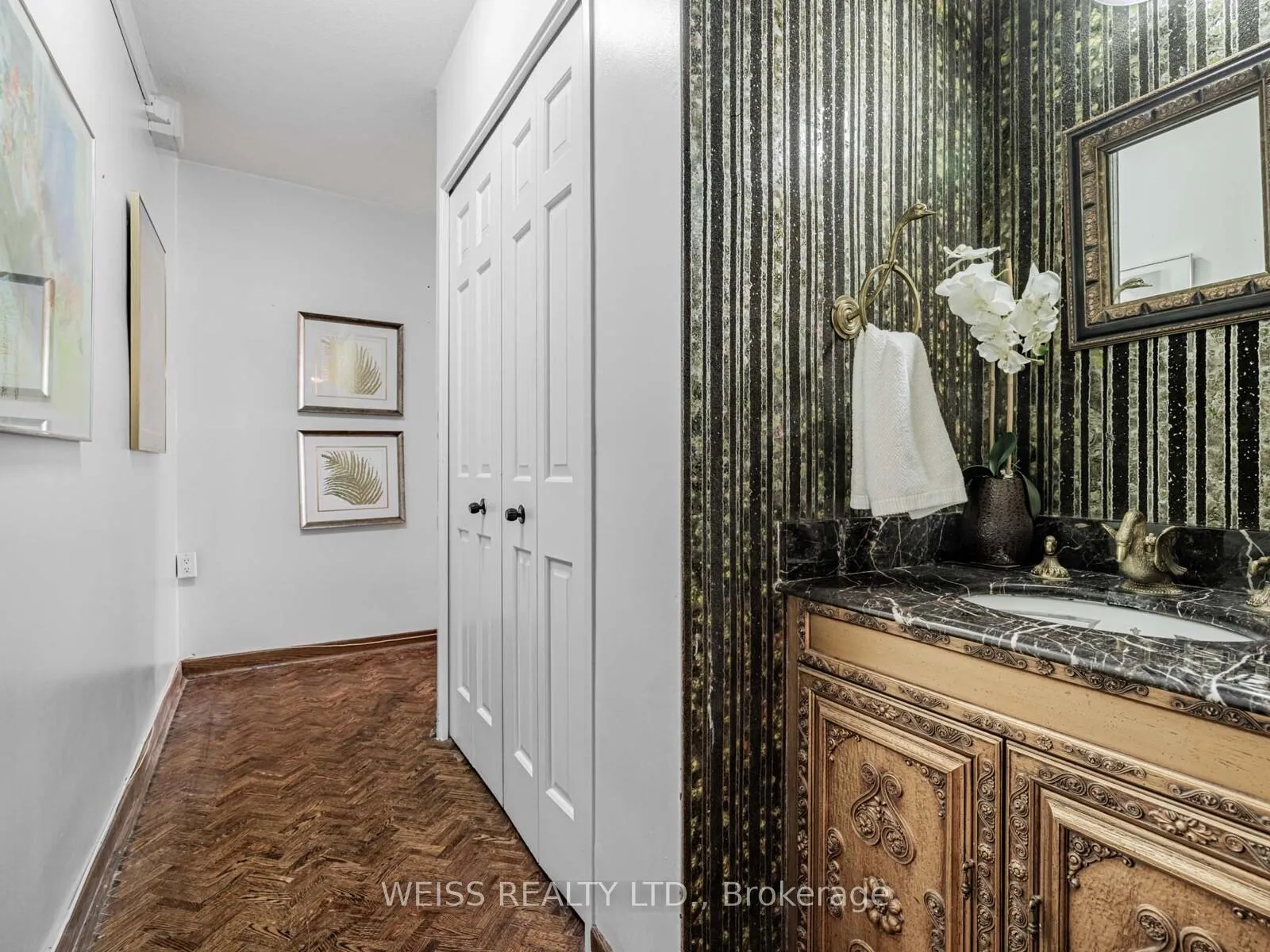 Photo 6 of Unit 301, 130 Neptune Drive, Toronto, Englemount-Lawrence — HOMEH