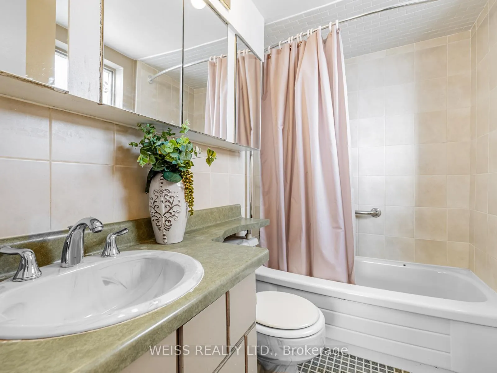 Photo 23 of Unit 301, 130 Neptune Drive, Toronto, Englemount-Lawrence — HOMEH