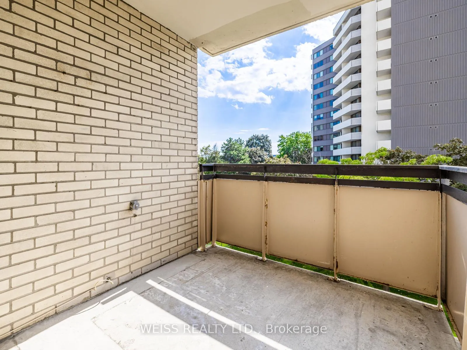Photo 28 of Unit 301, 130 Neptune Drive, Toronto, Englemount-Lawrence — HOMEH