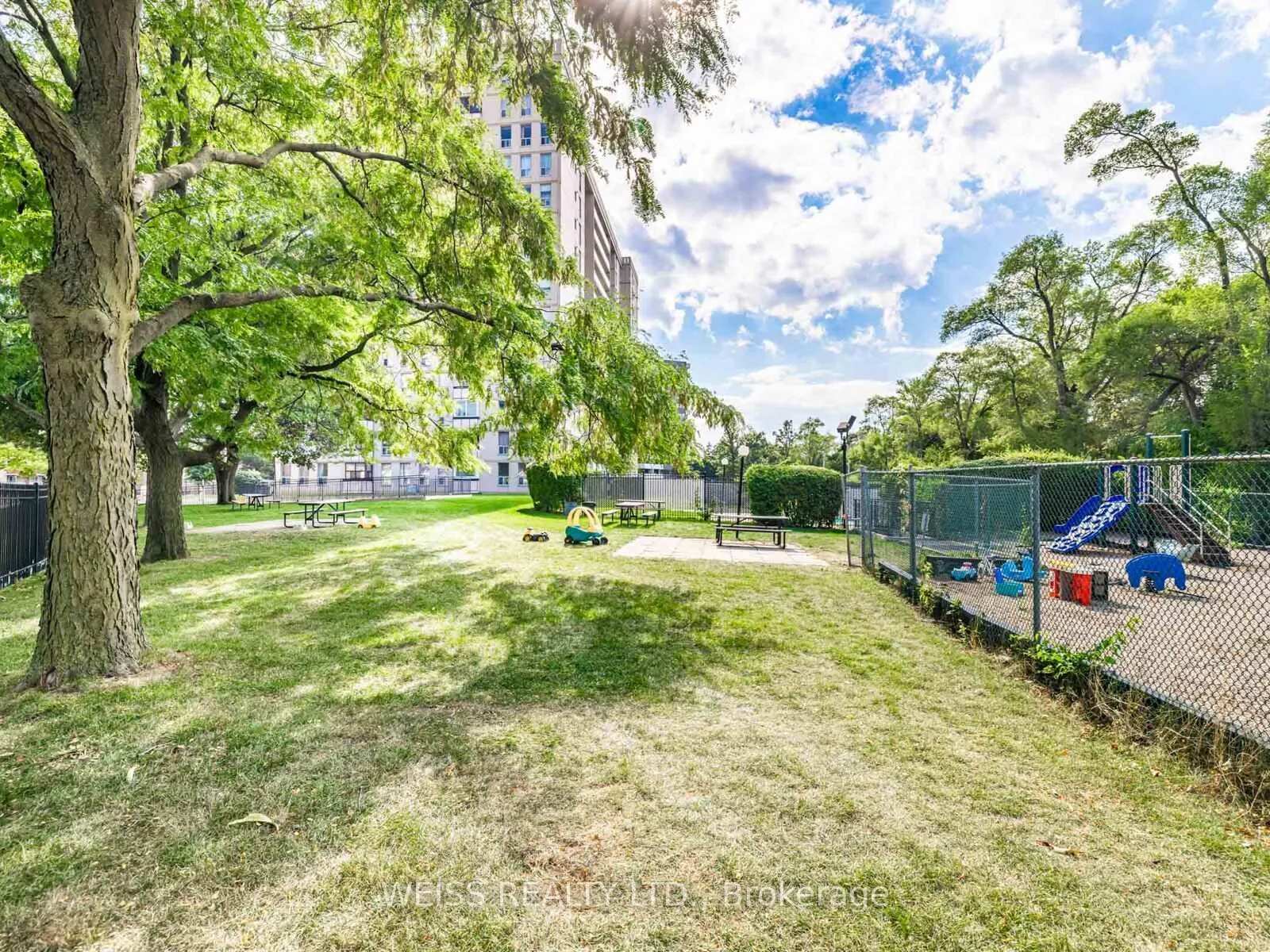 Photo 39 of Unit 301, 130 Neptune Drive, Toronto, Englemount-Lawrence — HOMEH