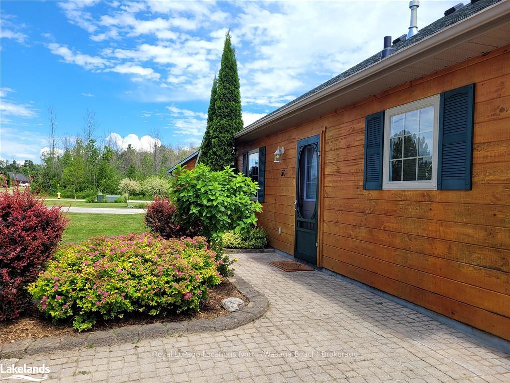 Photo 41 of 50 Cabin Crescent, Wasaga Beach — HOMEH