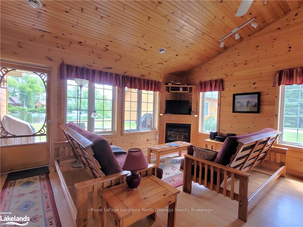 Photo 8 of 50 Cabin Crescent, Wasaga Beach — HOMEH