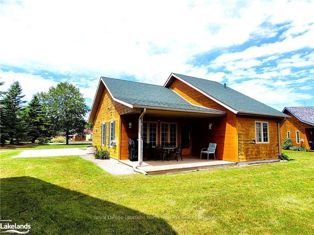 Photo 42 of 50 Cabin Crescent, Wasaga Beach — HOMEH