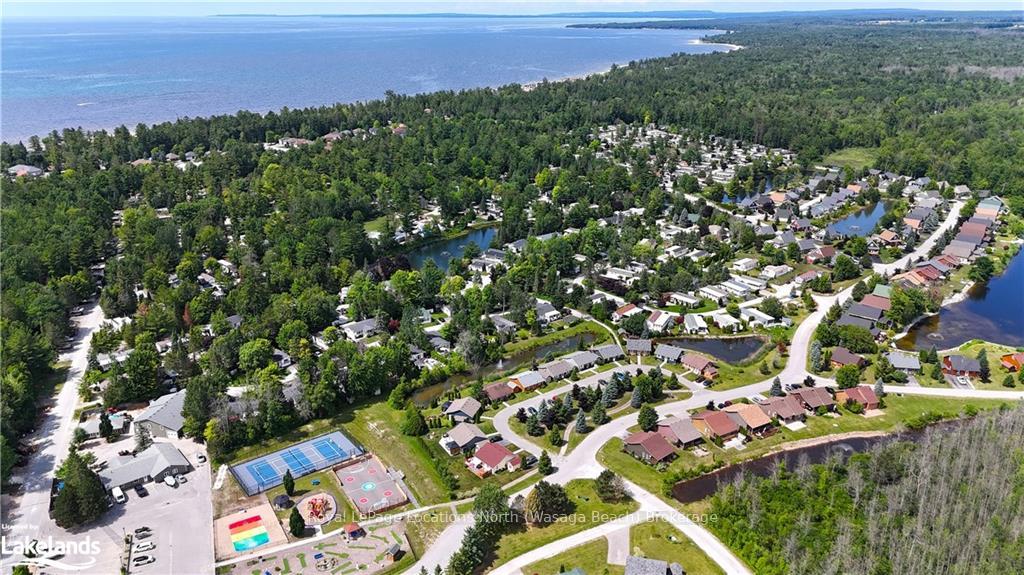 Photo 32 of 50 Cabin Crescent, Wasaga Beach — HOMEH
