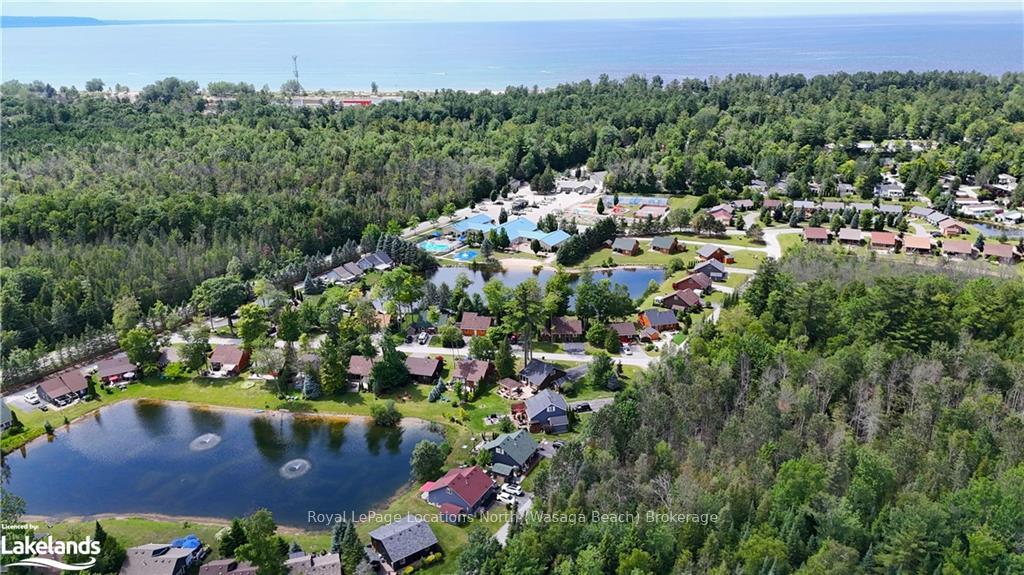 Photo 33 of 50 Cabin Crescent, Wasaga Beach — HOMEH
