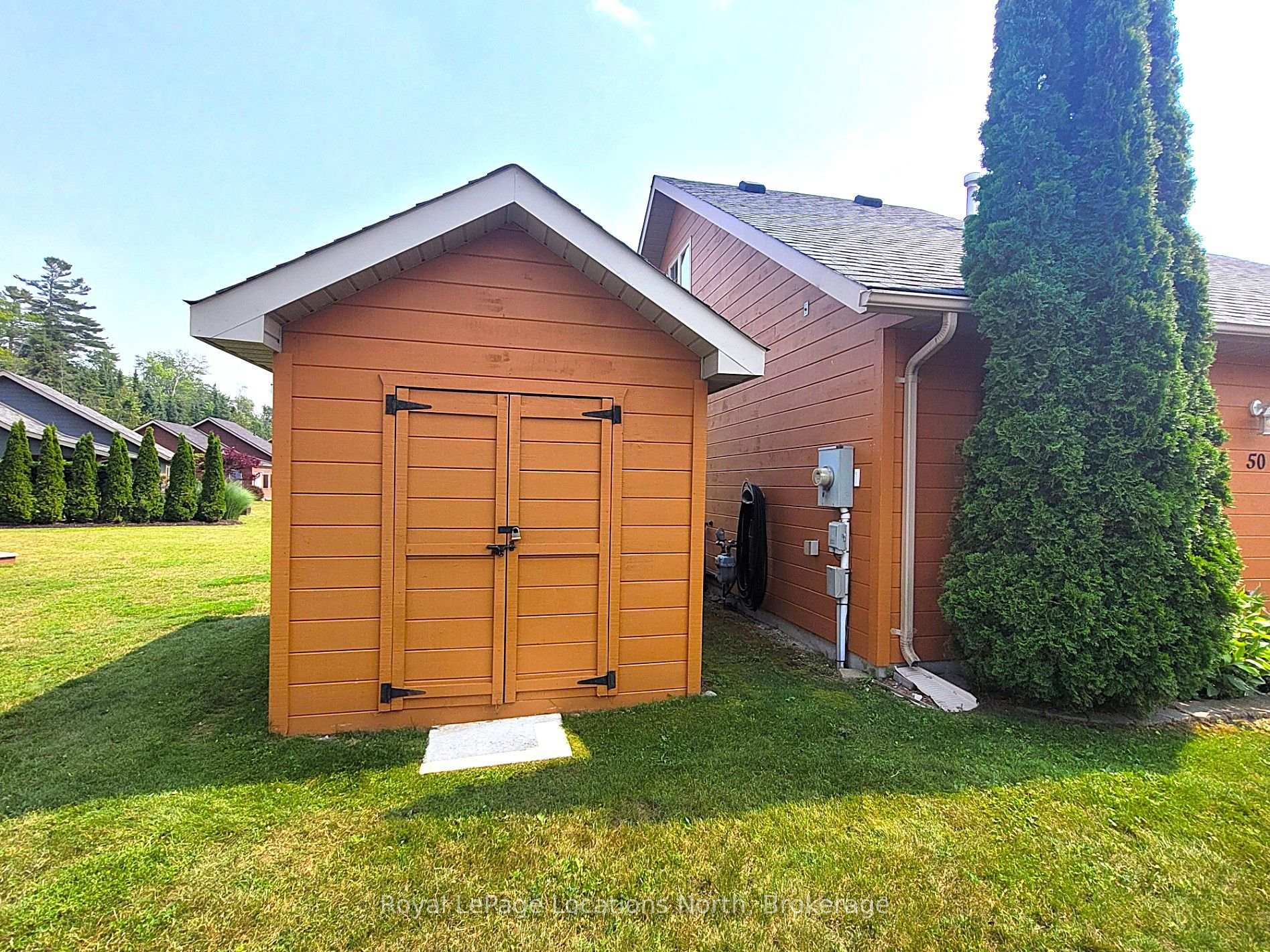 Photo 4 of 50 Cabin Crescent, Wasaga Beach — HOMEH