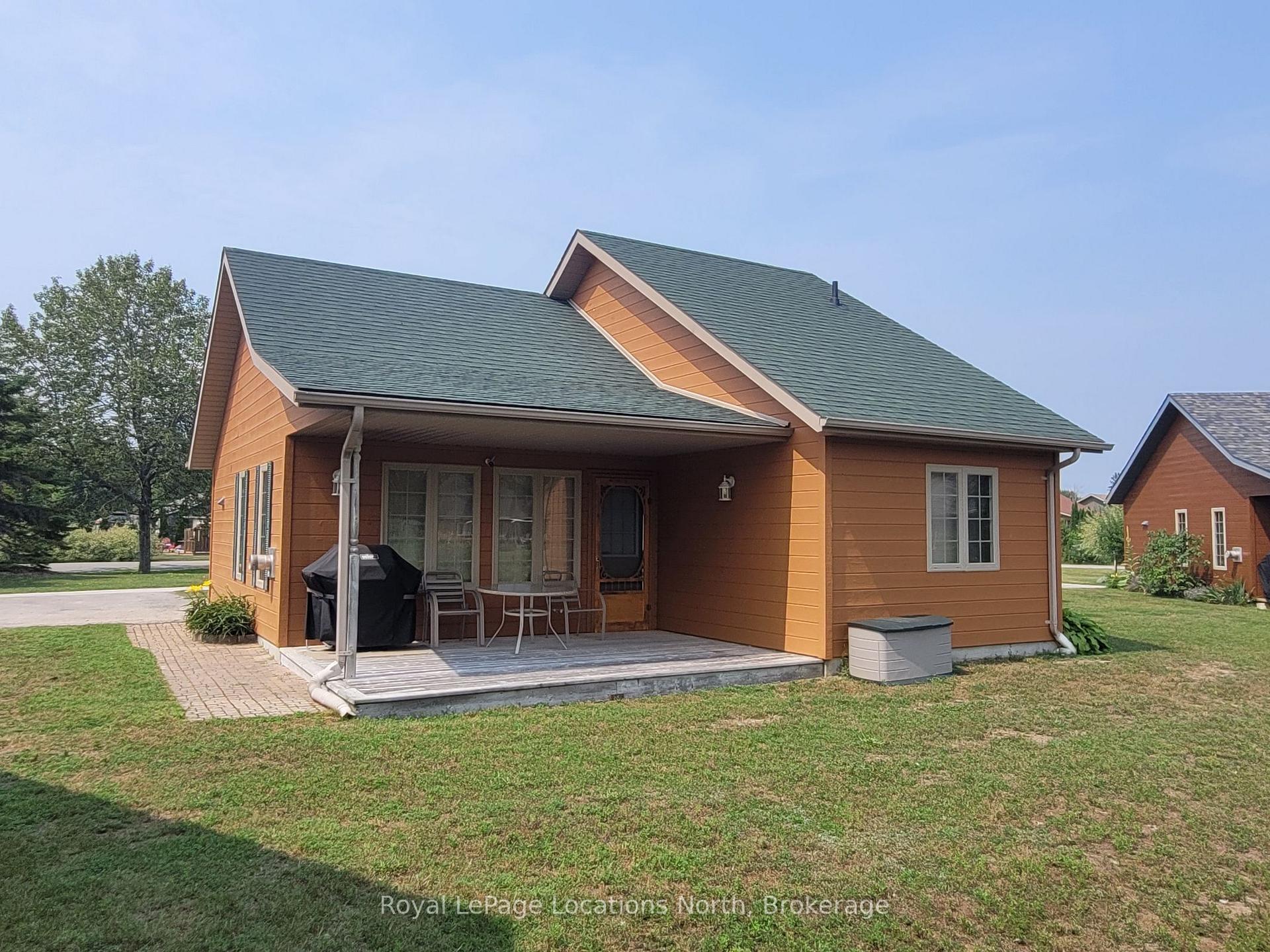 Photo 5 of 50 Cabin Crescent, Wasaga Beach — HOMEH