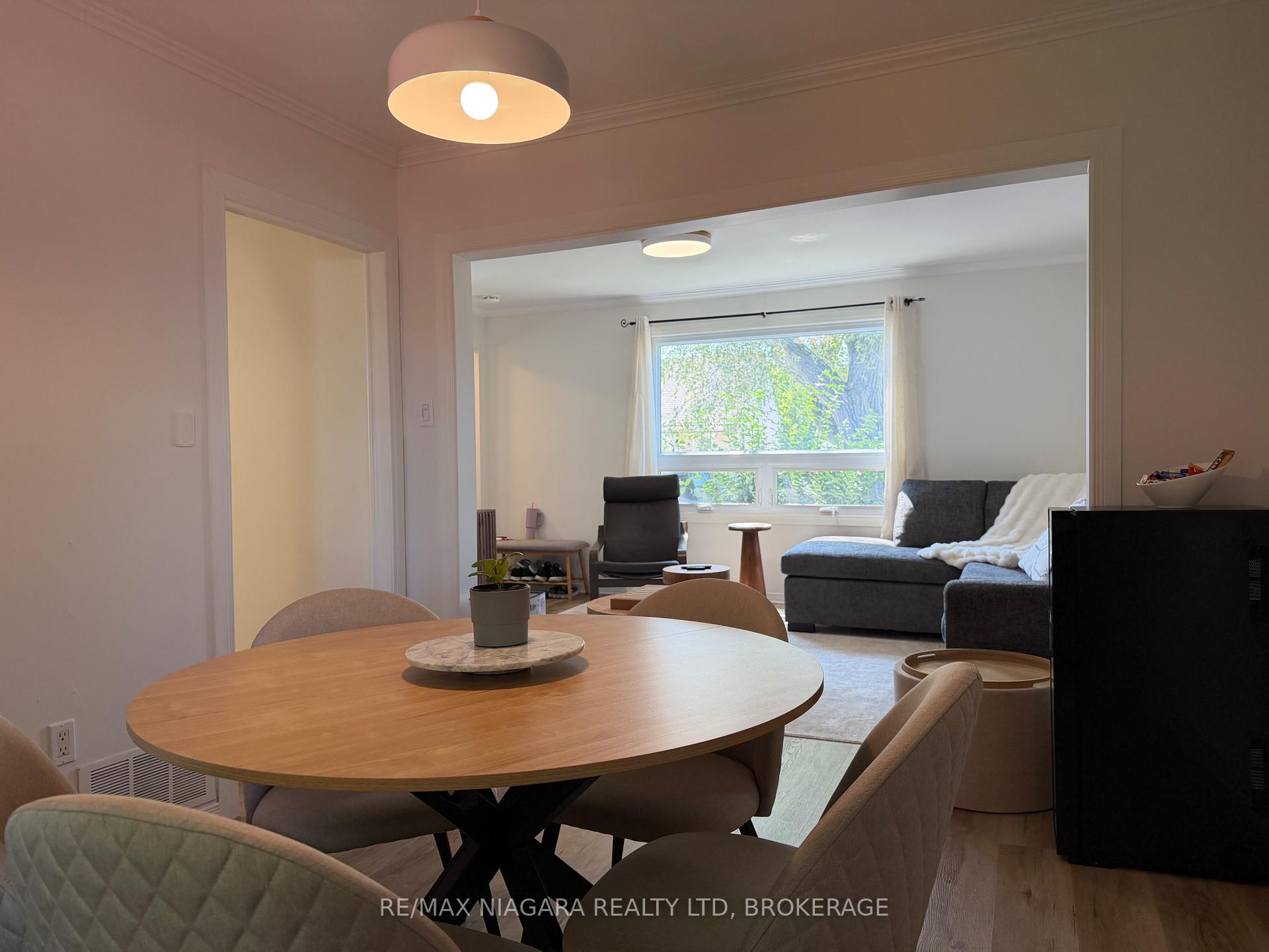 Photo 10 of 4354 Fifth Avenue, Niagara Falls, Downtown — HOMEH