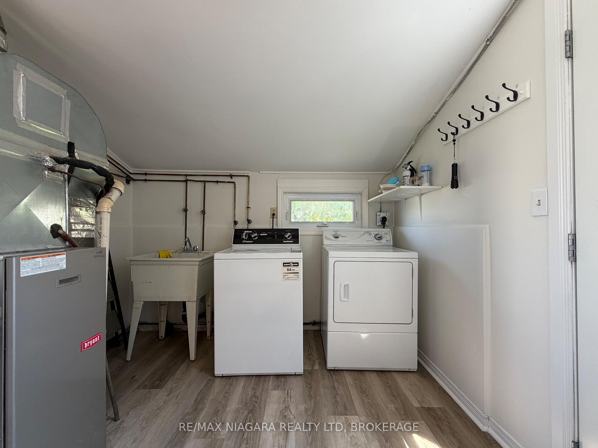 Photo 13 of 4354 Fifth Avenue, Niagara Falls, Downtown — HOMEH