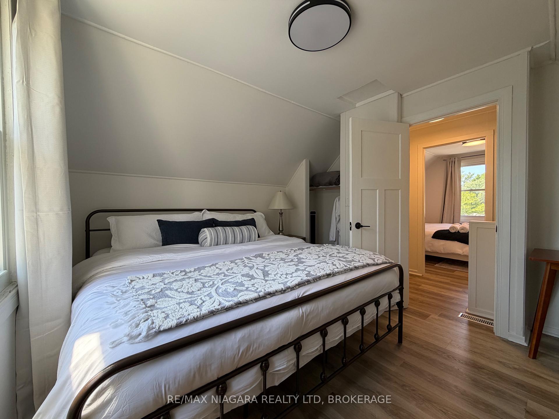 Photo 16 of 4354 Fifth Avenue, Niagara Falls, Downtown — HOMEH