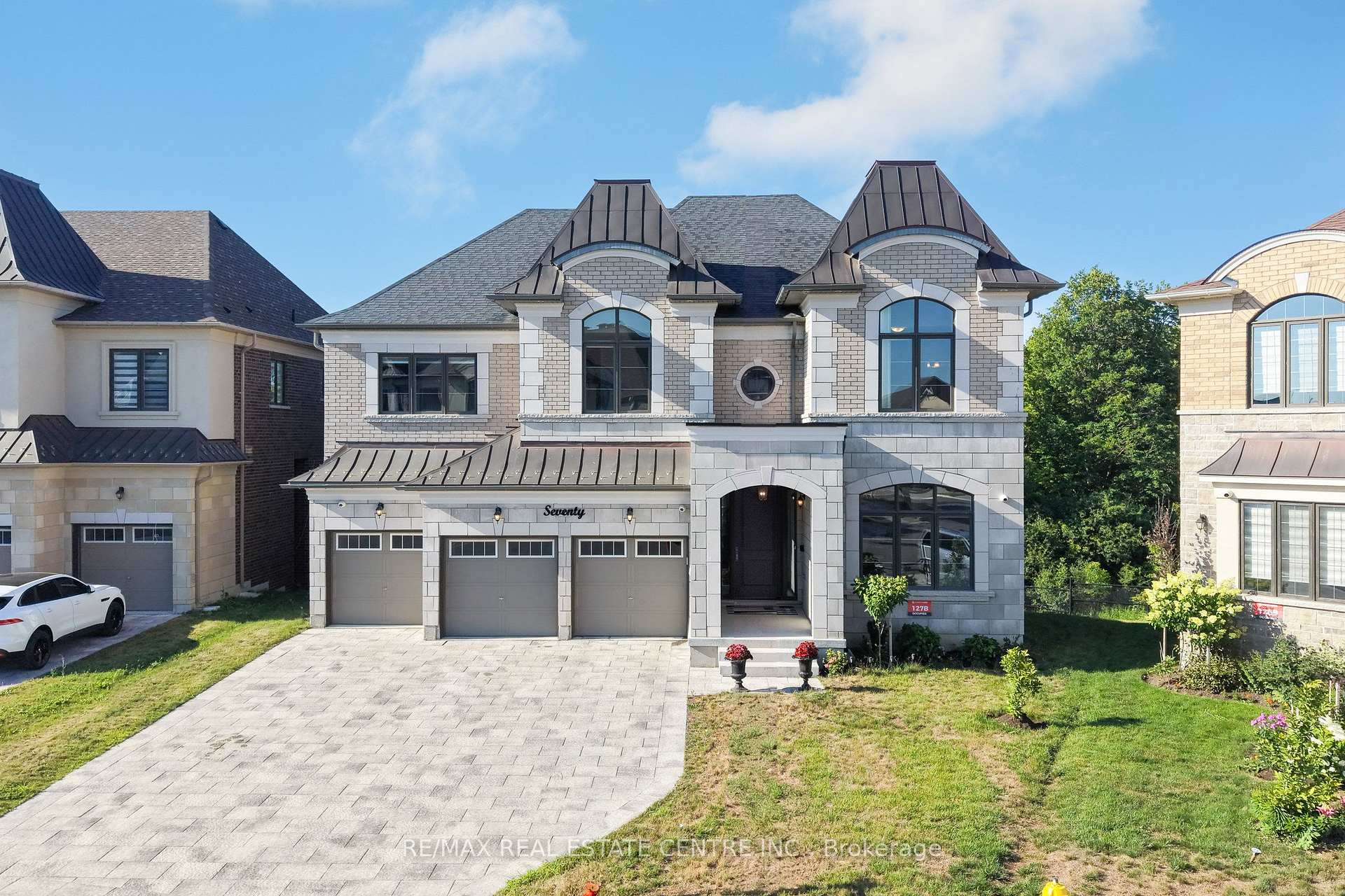 Photo 3 of 70 Appleyard Avenue, Vaughan, Kleinburg — HOMEH