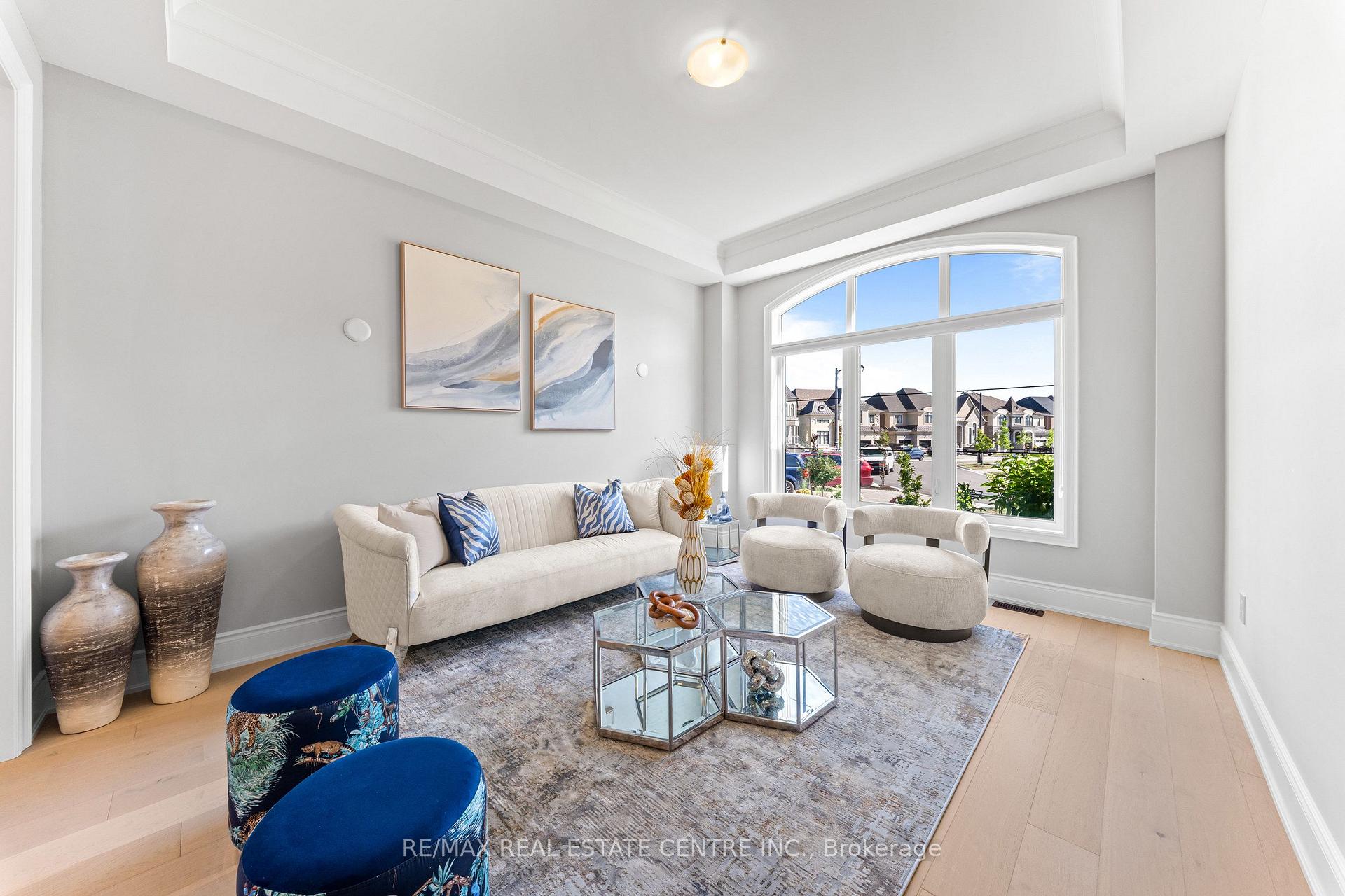 Photo 10 of 70 Appleyard Avenue, Vaughan, Kleinburg — HOMEH
