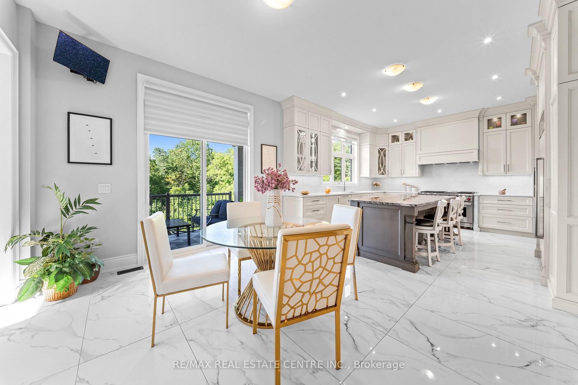 Photo 15 of 70 Appleyard Avenue, Vaughan, Kleinburg — HOMEH
