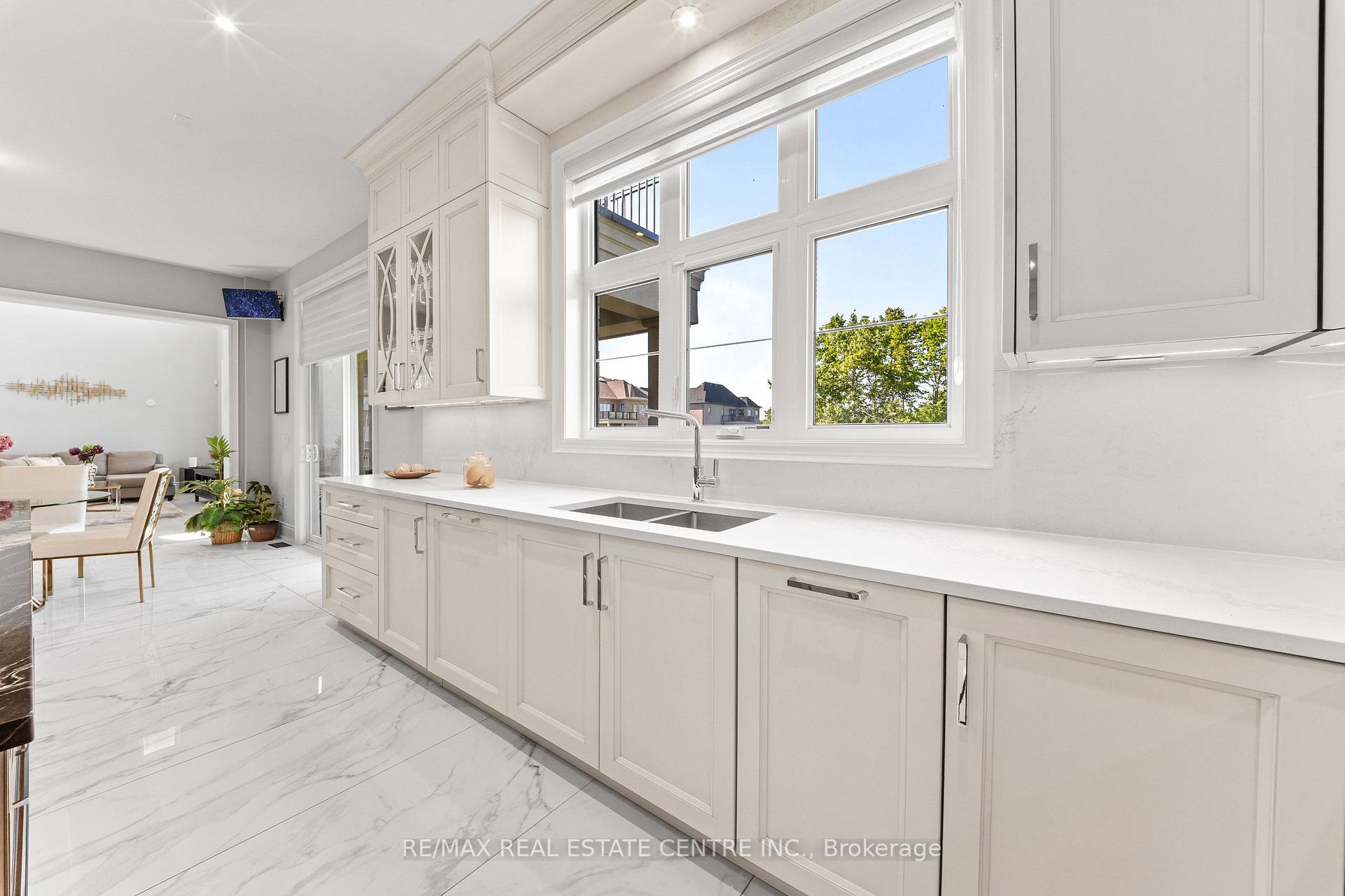 Photo 20 of 70 Appleyard Avenue, Vaughan, Kleinburg — HOMEH