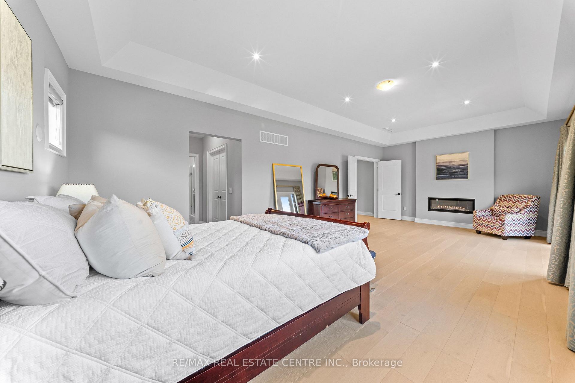 Photo 32 of 70 Appleyard Avenue, Vaughan, Kleinburg — HOMEH