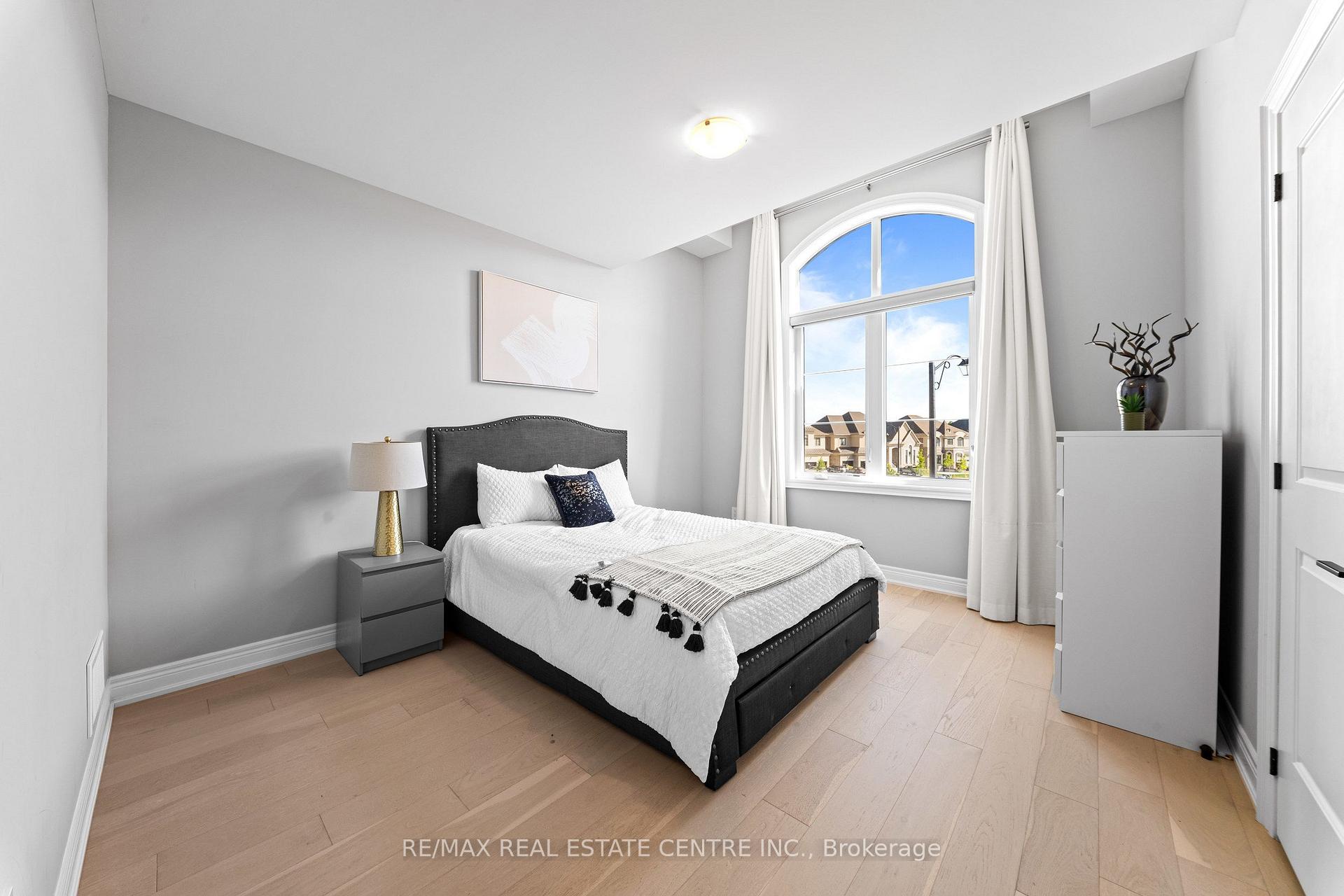 Photo 39 of 70 Appleyard Avenue, Vaughan, Kleinburg — HOMEH