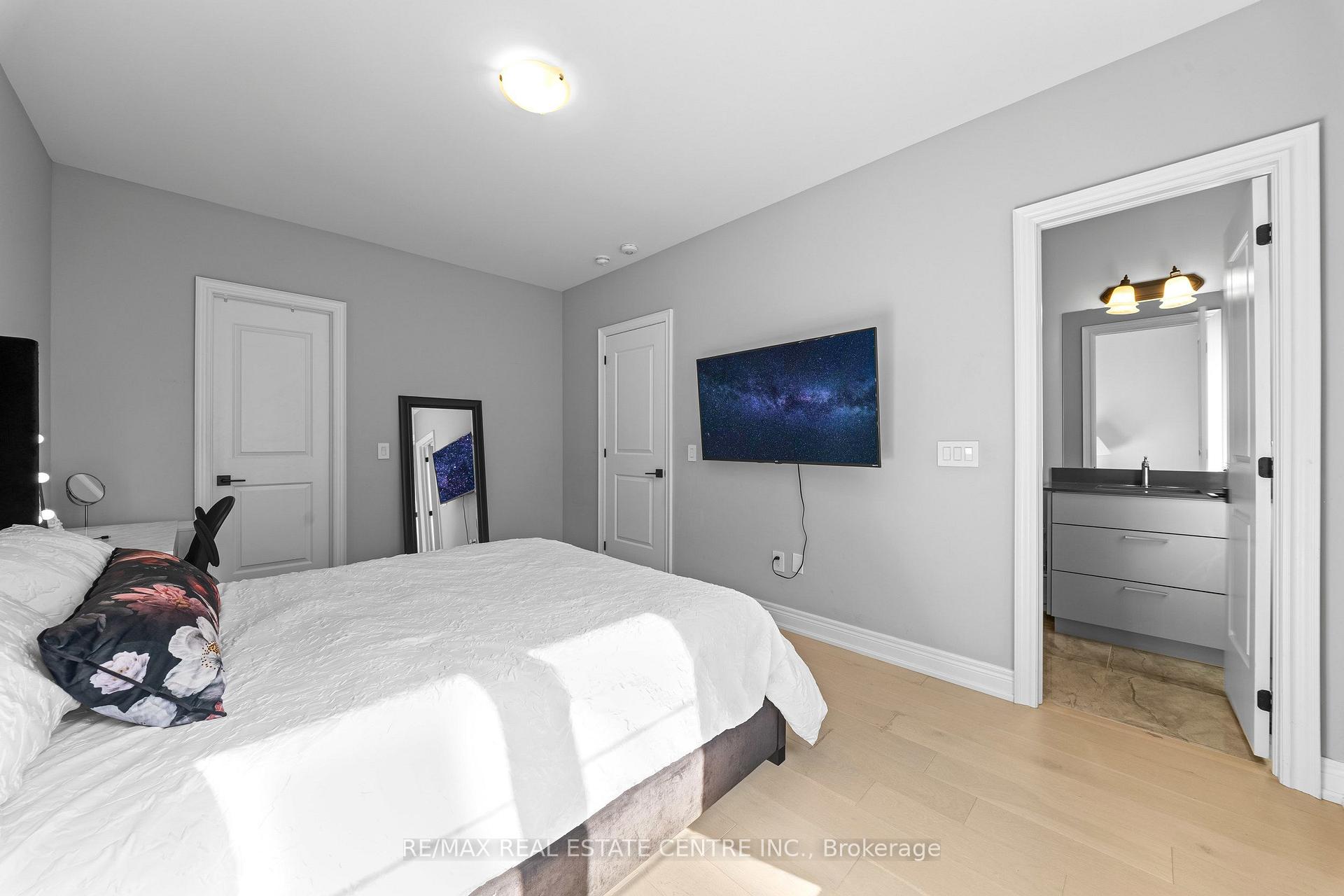 Photo 44 of 70 Appleyard Avenue, Vaughan, Kleinburg — HOMEH