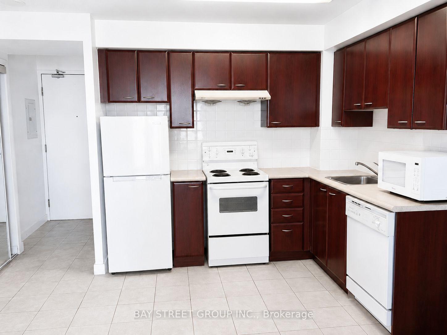 Photo 6 of 36 Lee Centre Drive, Scarborough, Woburn — HOMEH
