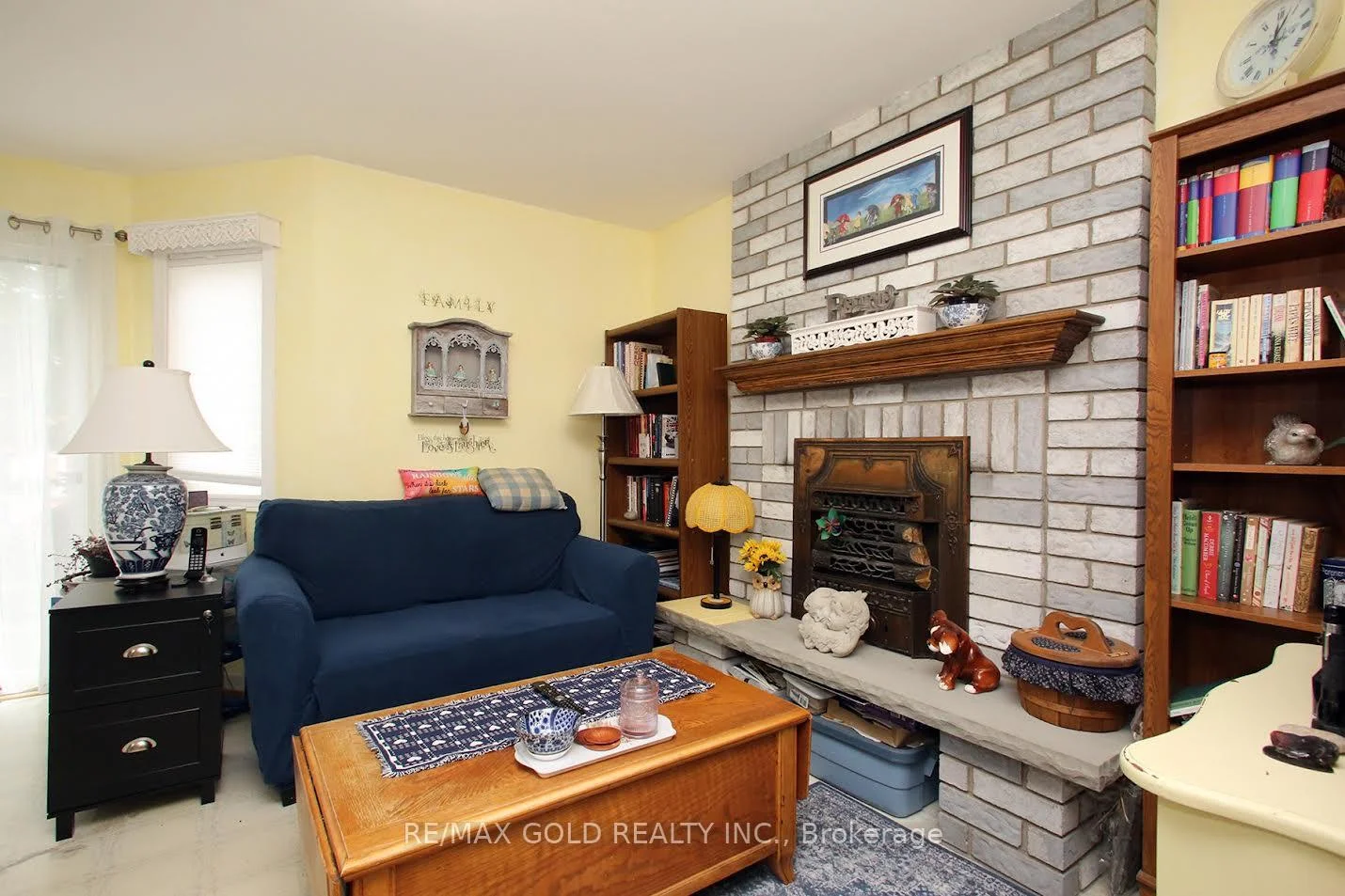 Photo 5 of 65 Cheviot Crescent, Brampton, Heart Lake East — HOMEH