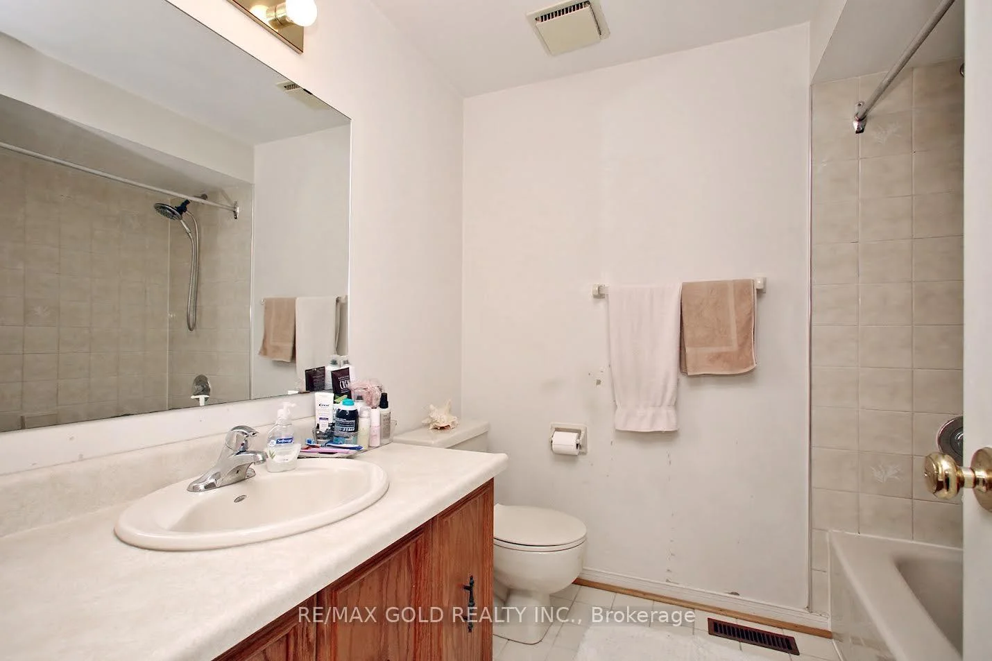 Photo 16 of 65 Cheviot Crescent, Brampton, Heart Lake East — HOMEH