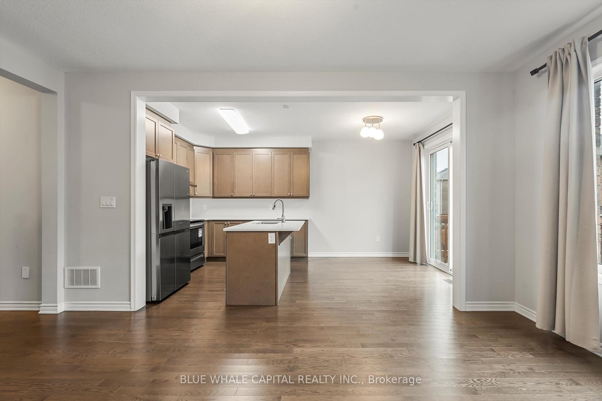 Photo 6 of 14 Ness Drive, Richmond Hill, Rural Richmond Hill — HOMEH