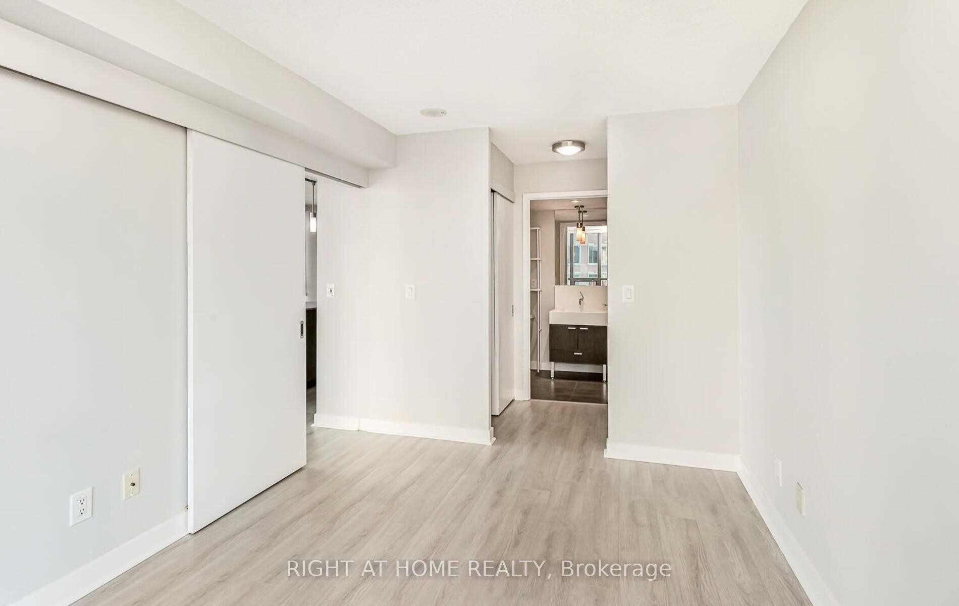 Photo 16 of Unit 1702, 110 Charles Street E, Toronto, Church-Yonge Corridor — HOMEH