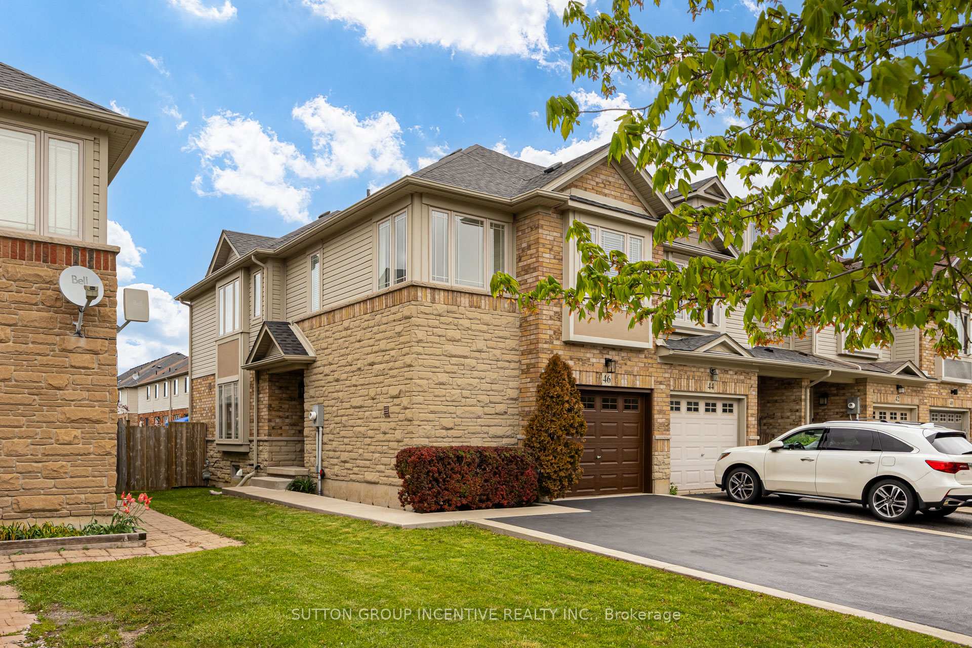 Photo 4 of 46 Viking Drive, Hamilton, Binbrook — HOMEH