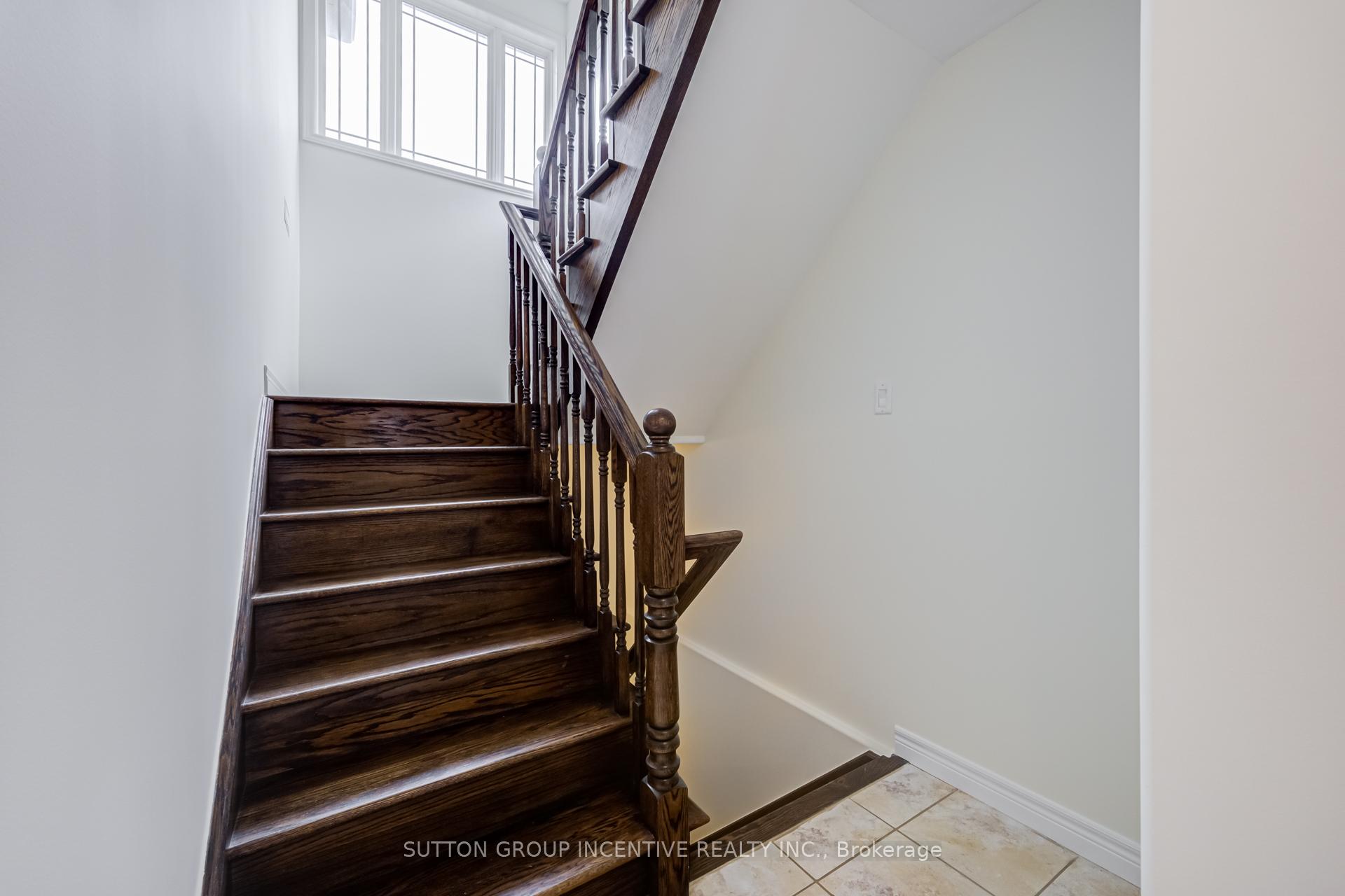 Photo 7 of 46 Viking Drive, Hamilton, Binbrook — HOMEH