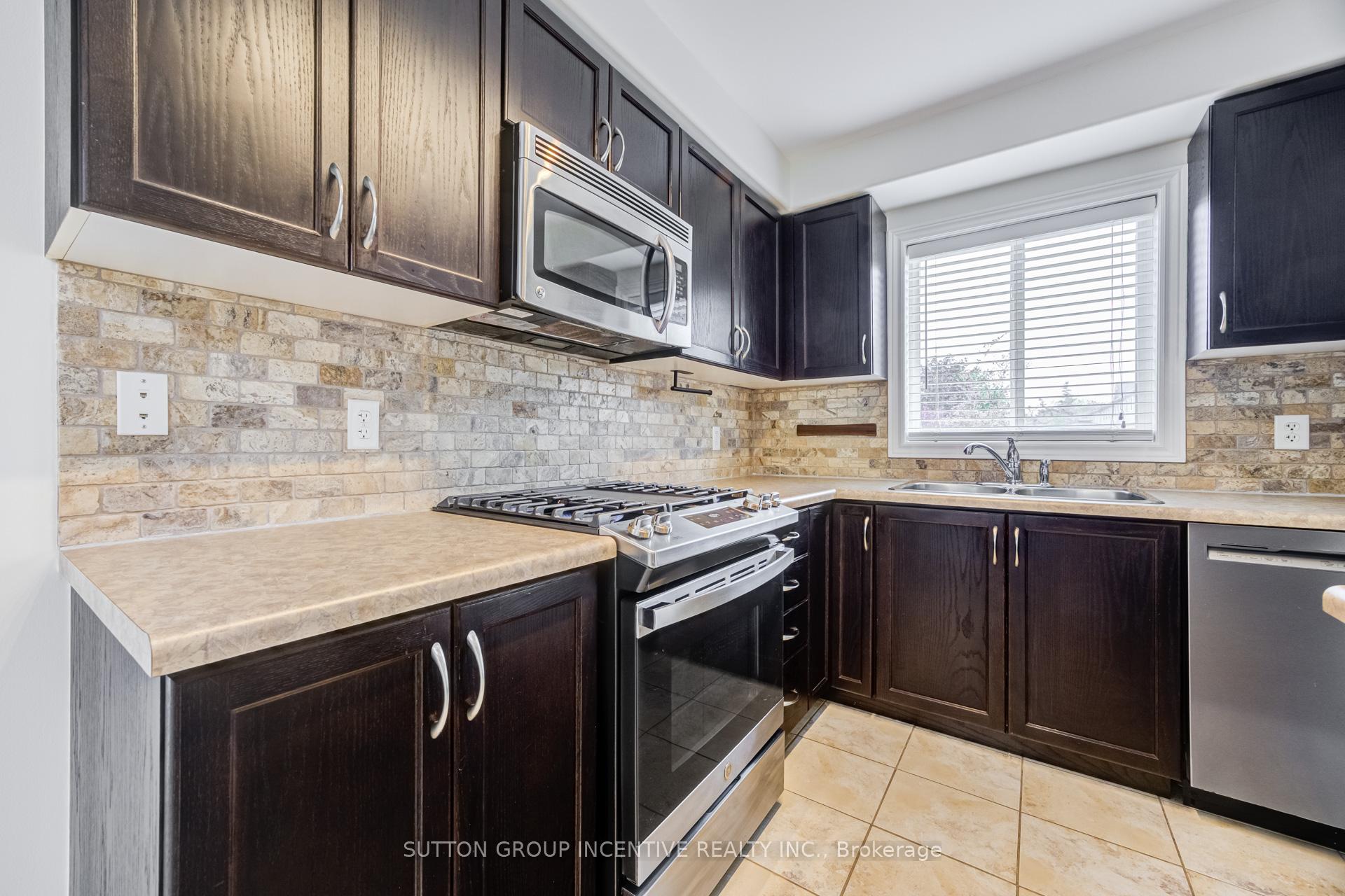 Photo 14 of 46 Viking Drive, Hamilton, Binbrook — HOMEH