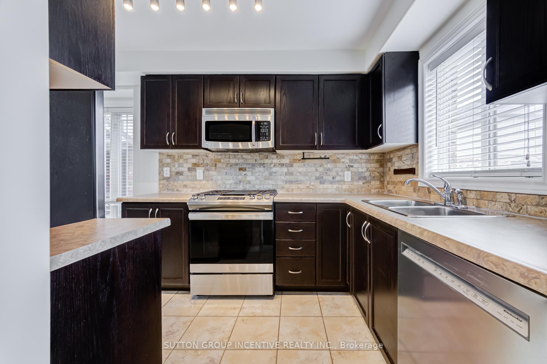 Photo 15 of 46 Viking Drive, Hamilton, Binbrook — HOMEH