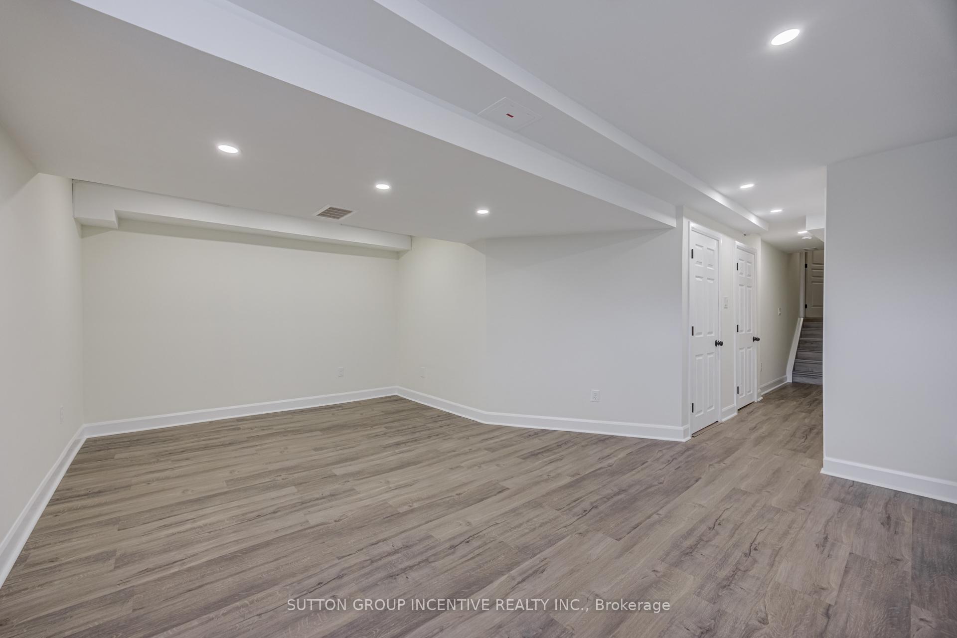 Photo 33 of 46 Viking Drive, Hamilton, Binbrook — HOMEH